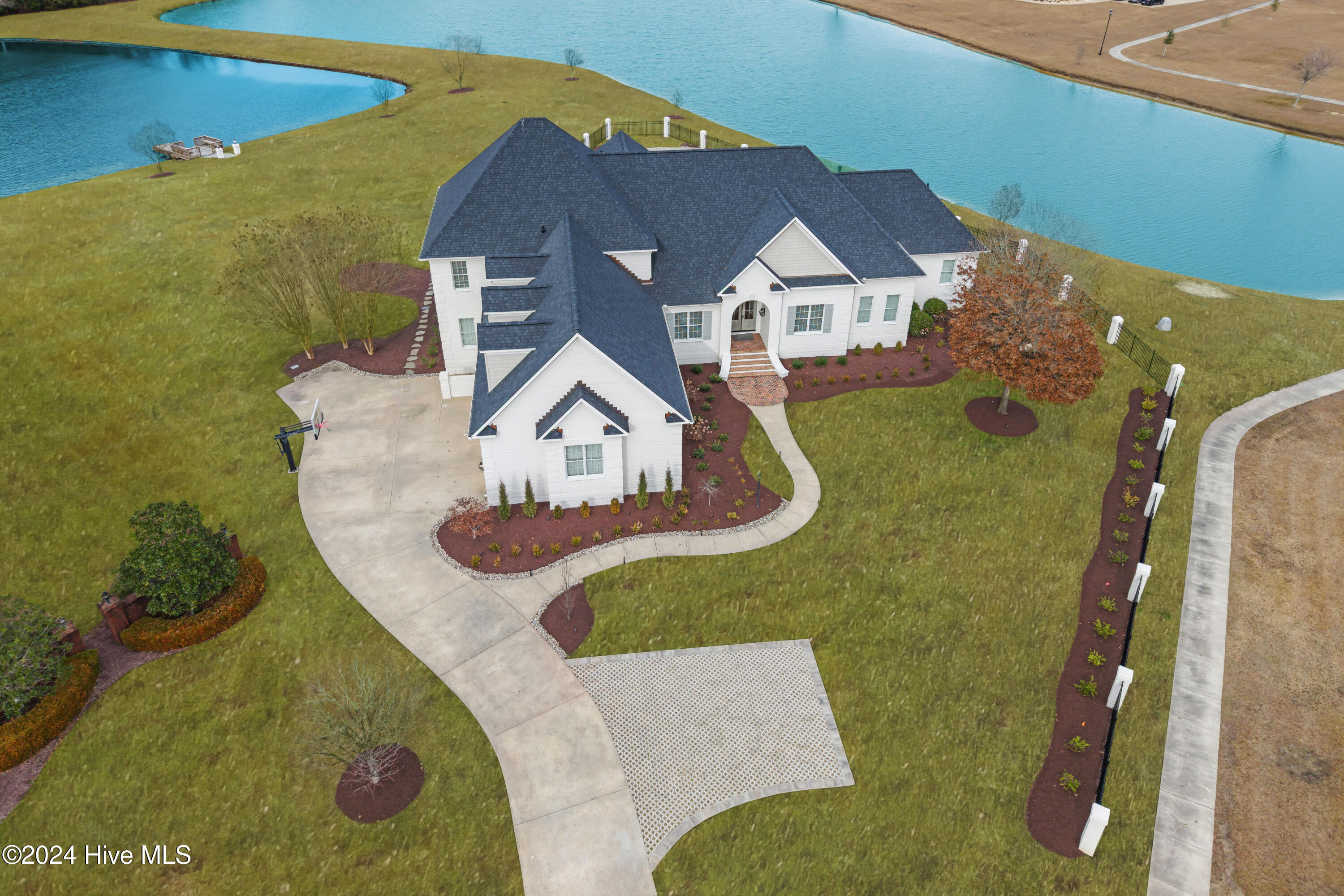 1104 Autumn Lakes Drive Property Photo 2
