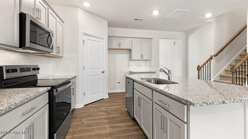3037 Platinum Circle Property Photo 8