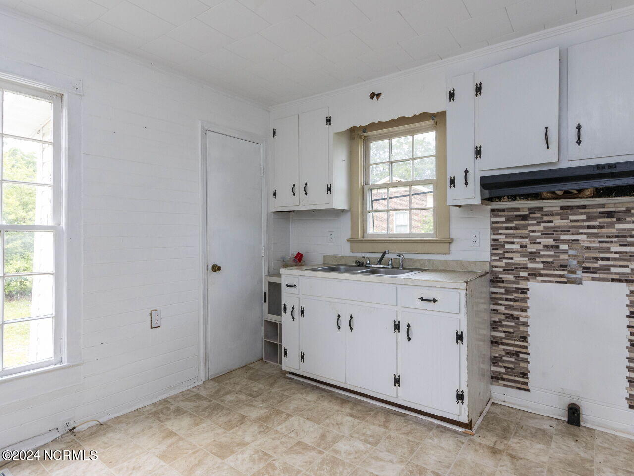 4292 Dortches Boulevard Property Photo 18