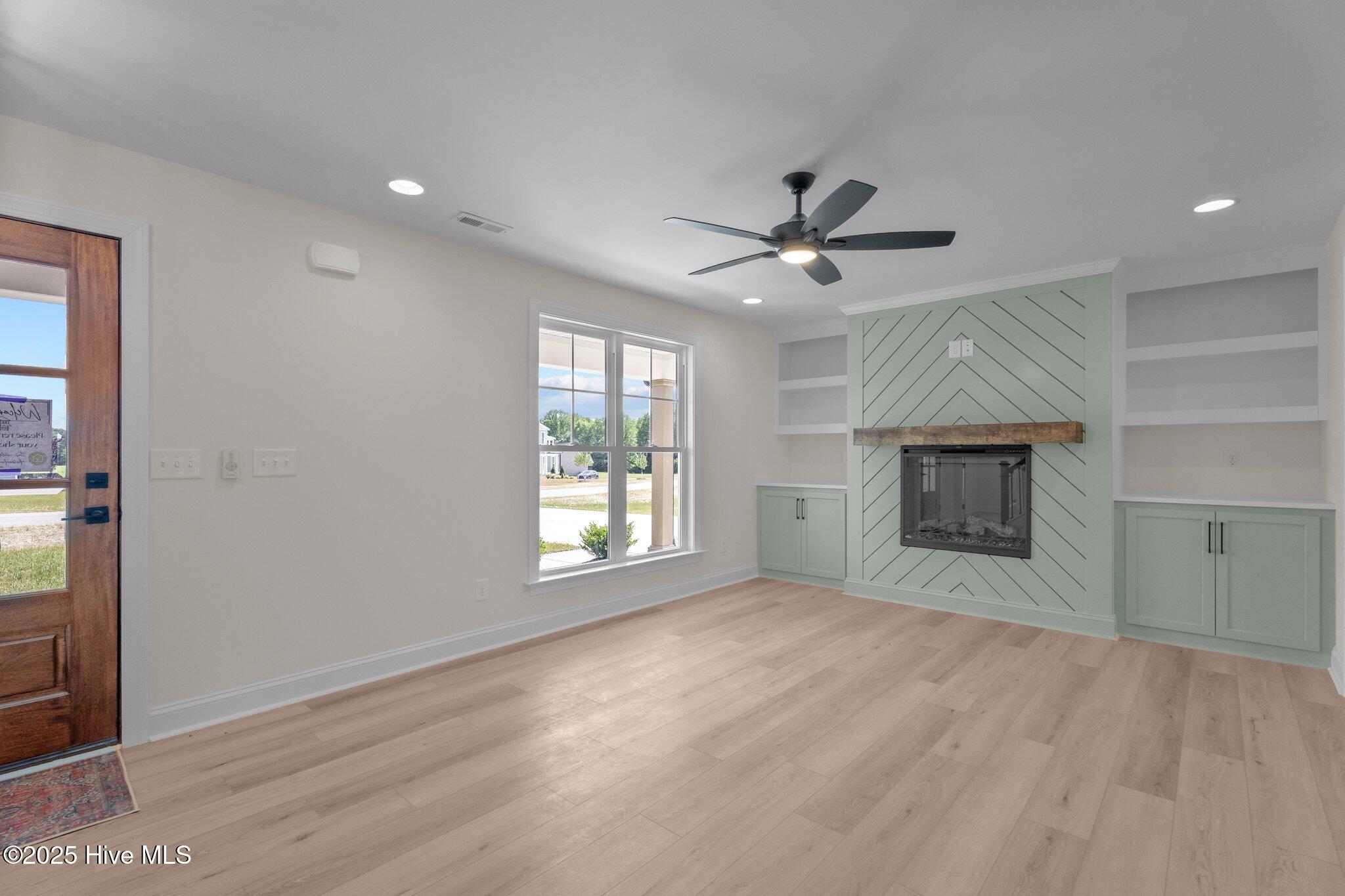 4934 Stone Creek Drive Property Photo 3