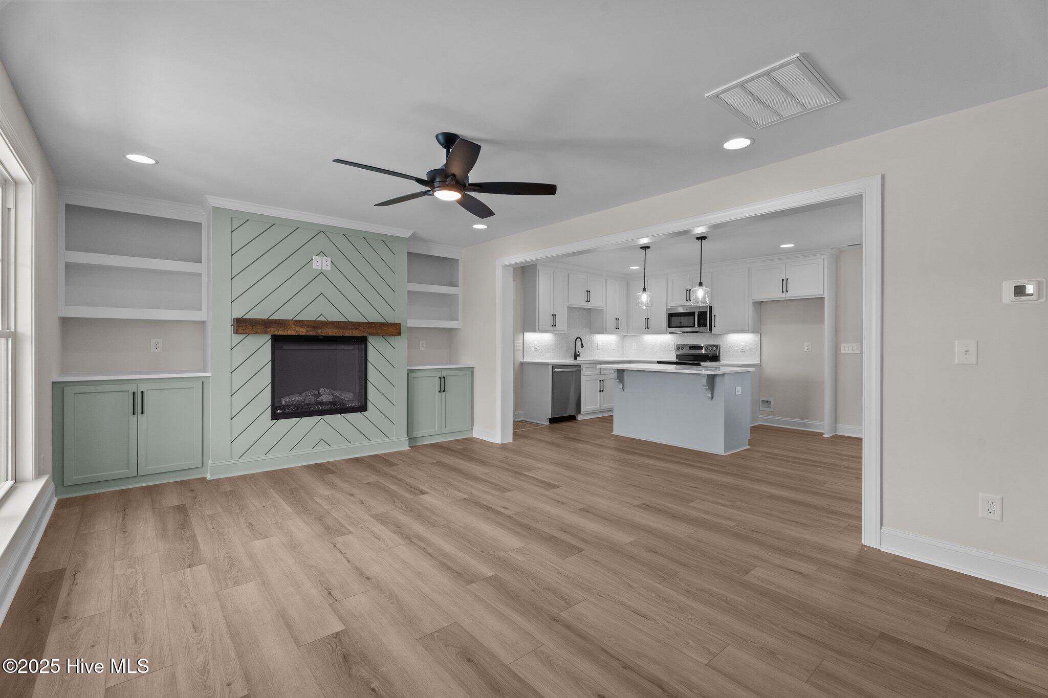 4934 Stone Creek Drive Property Photo 4