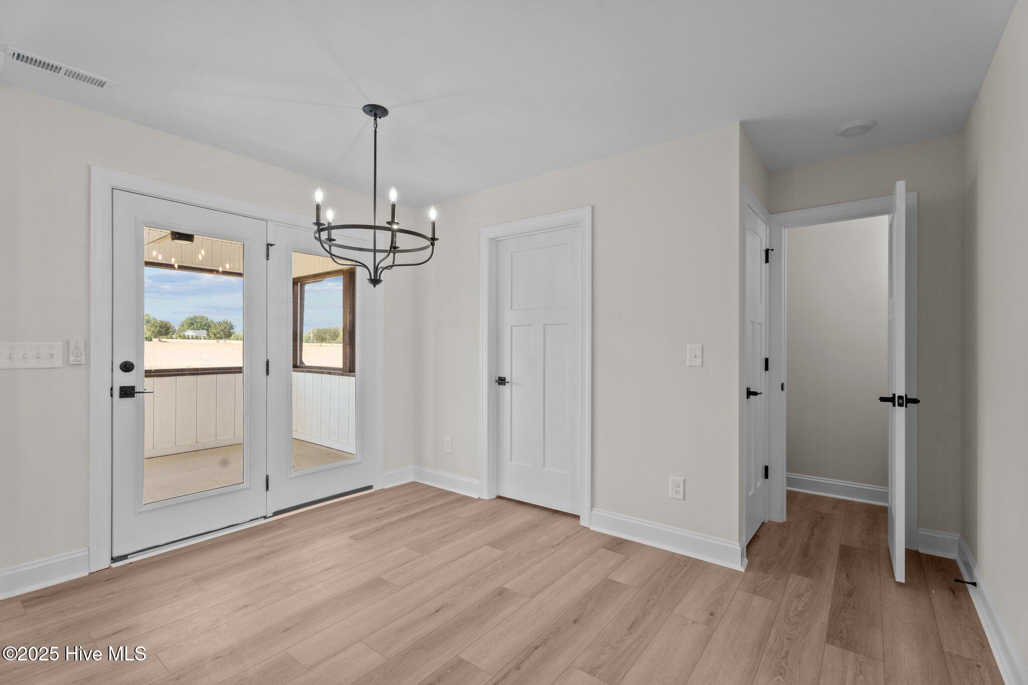 4934 Stone Creek Drive Property Photo 11
