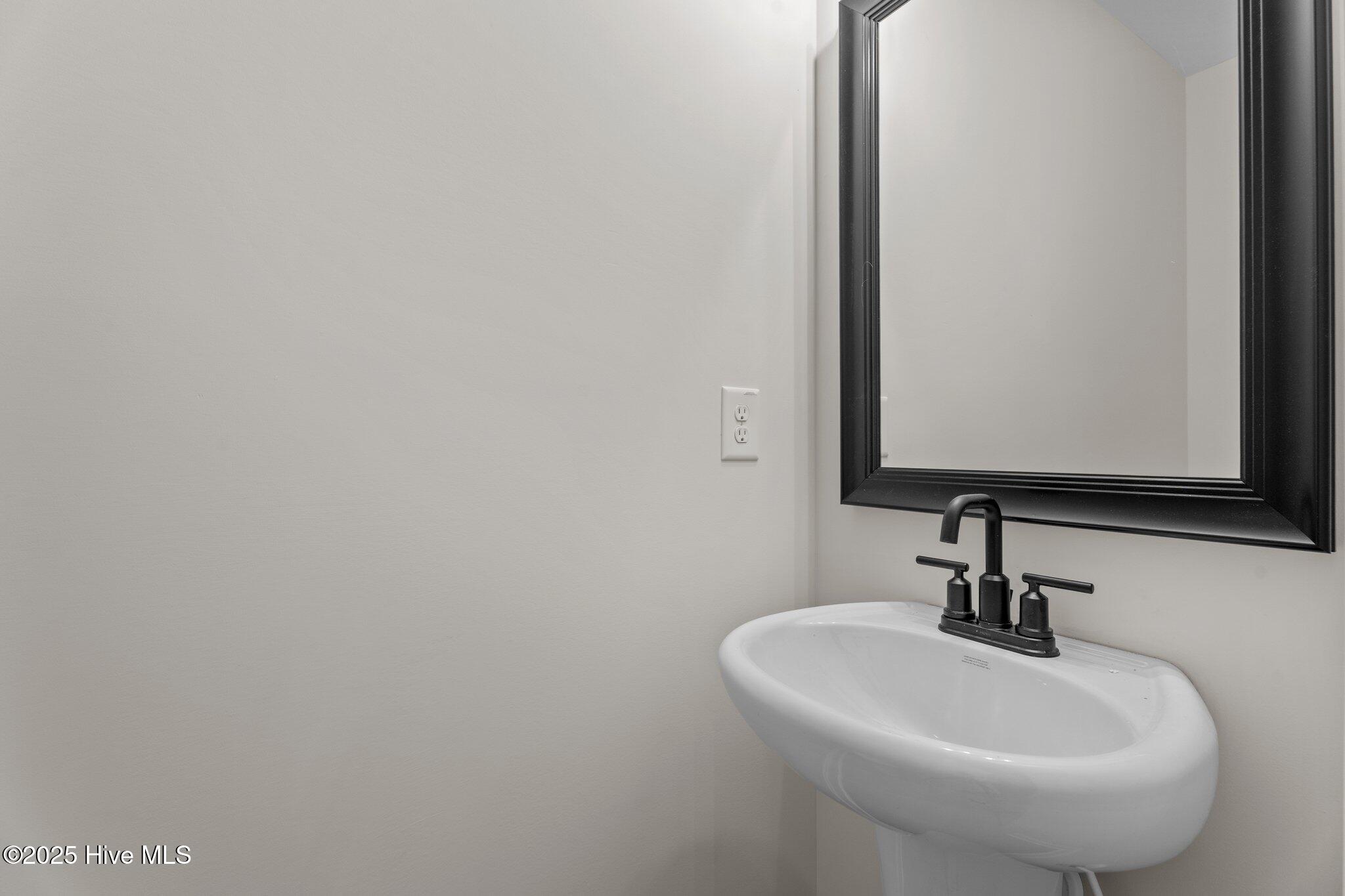 4934 Stone Creek Drive Property Photo 12