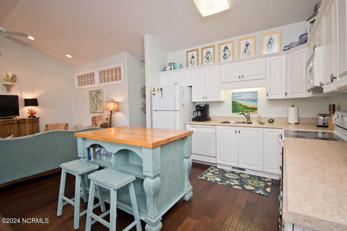 1701 Salter Path J-303 Property Photo 10