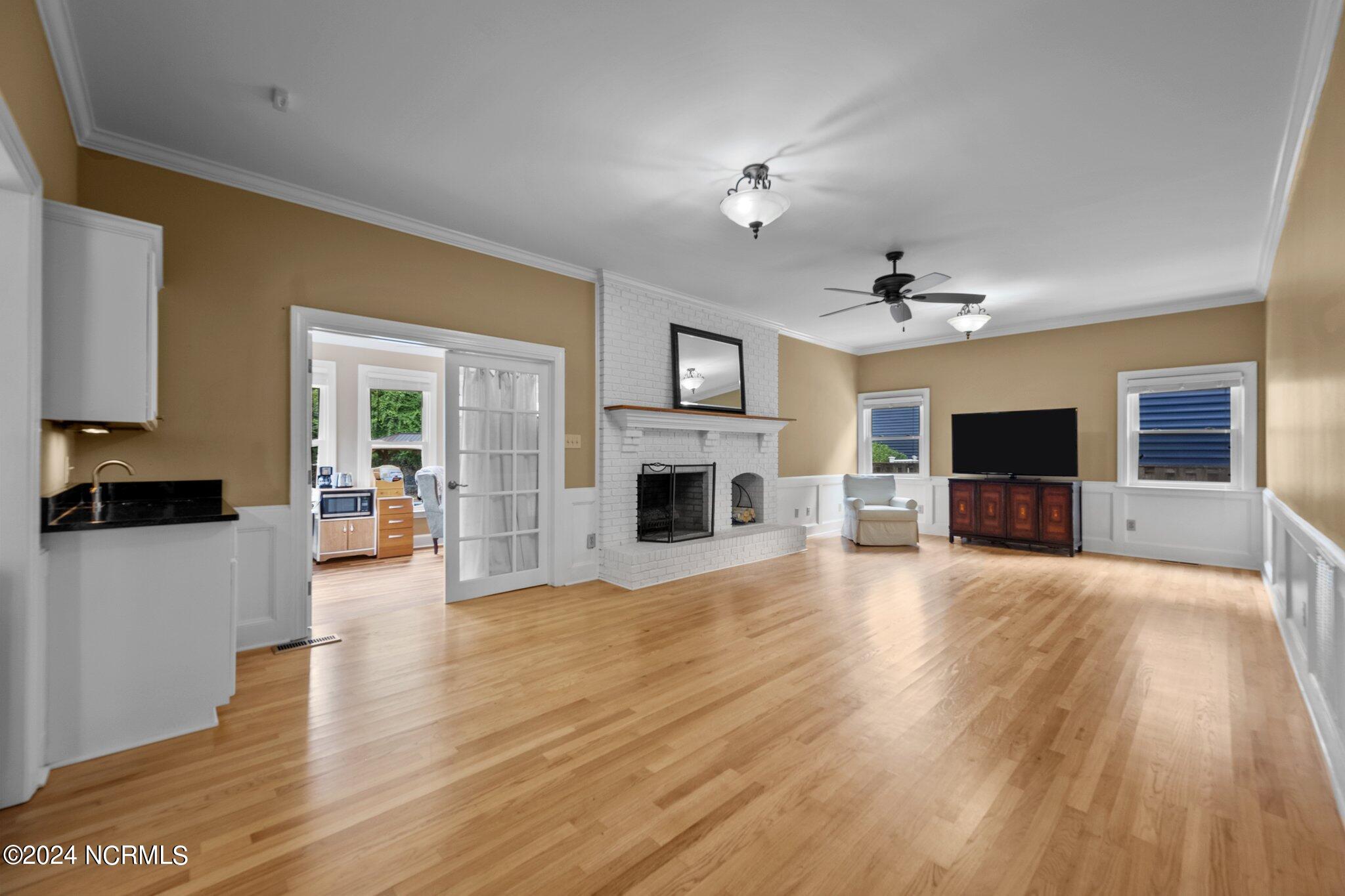 101 Grimsby Place Property Photo 3