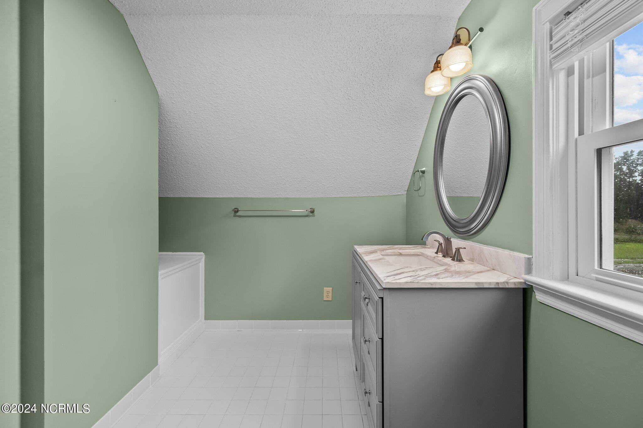 101 Grimsby Place Property Photo 47