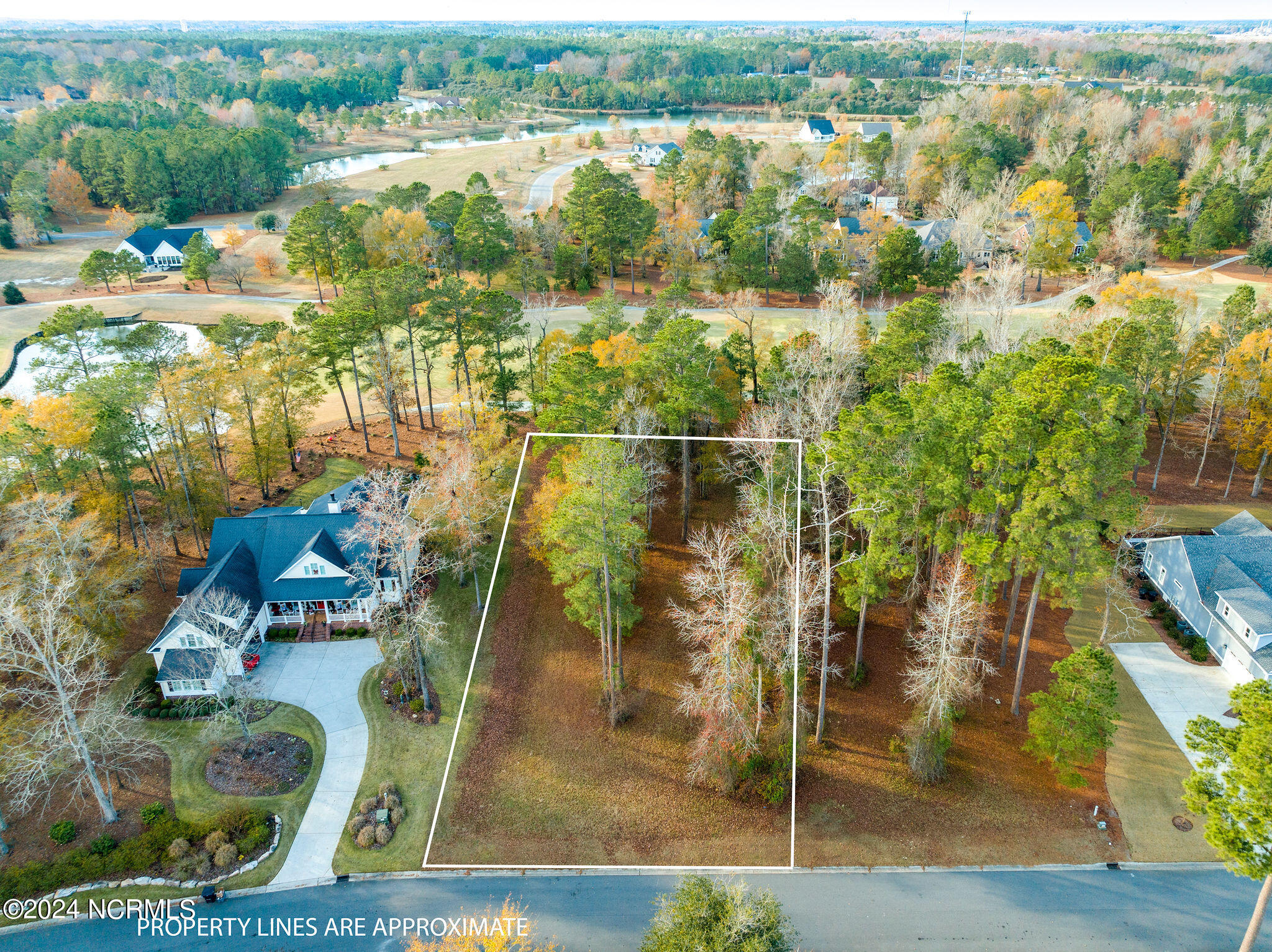 212 E Winding Way Property Photo 1