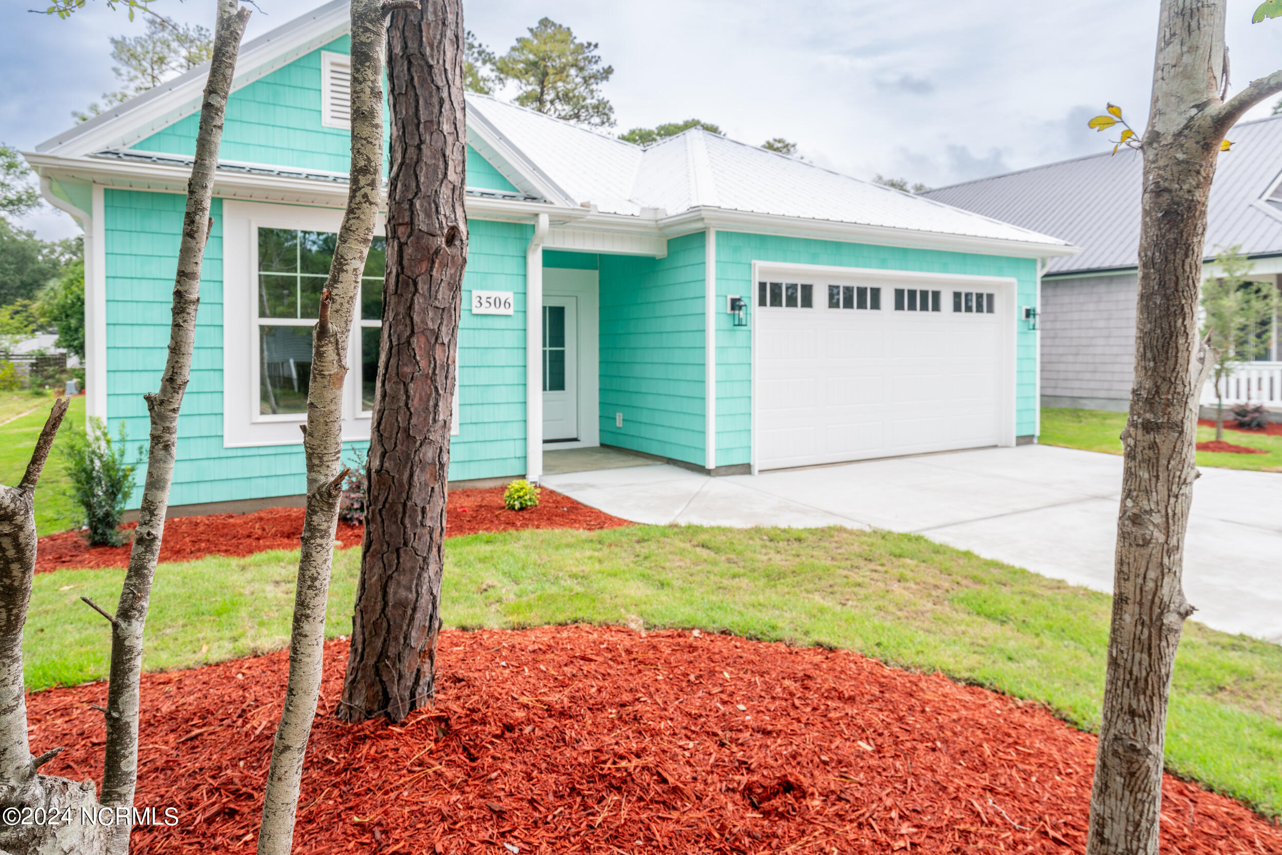 3506 E Oak Island Drive Property Photo 4