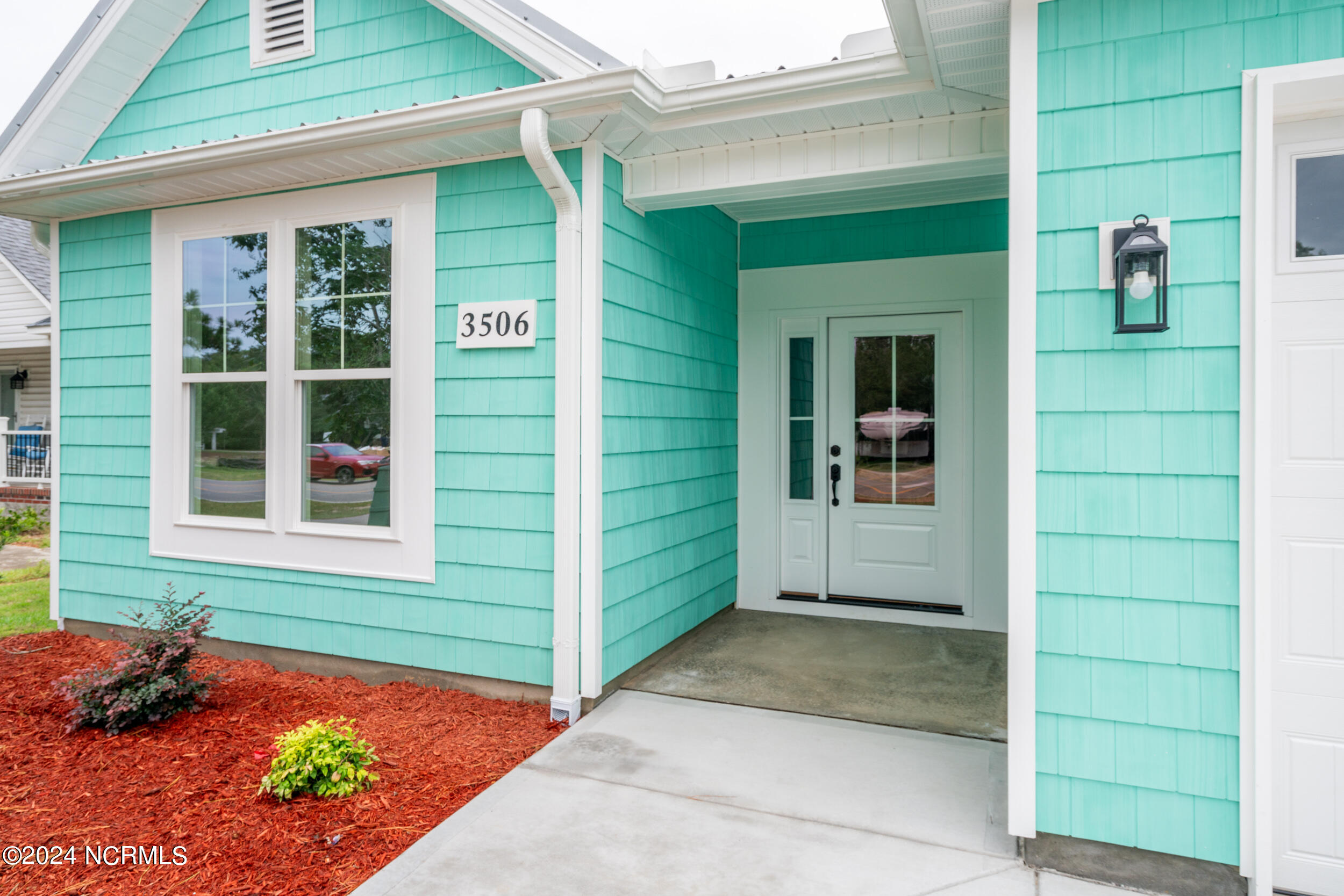 3506 E Oak Island Drive Property Photo 5