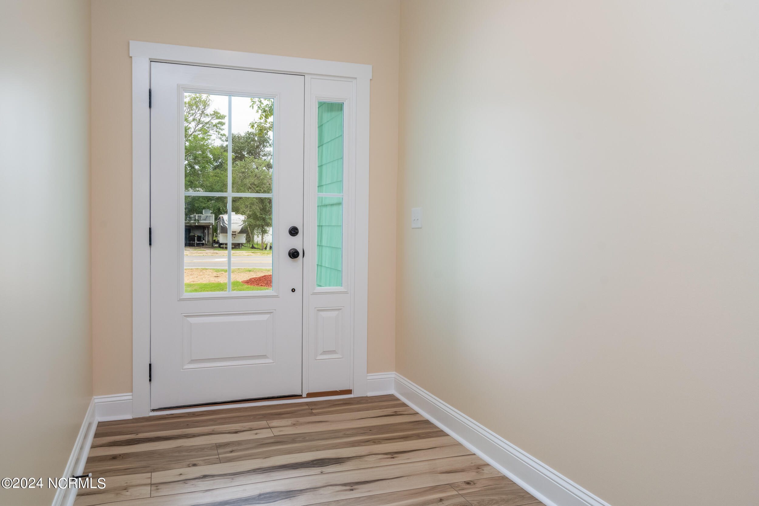 3506 E Oak Island Drive Property Photo 6