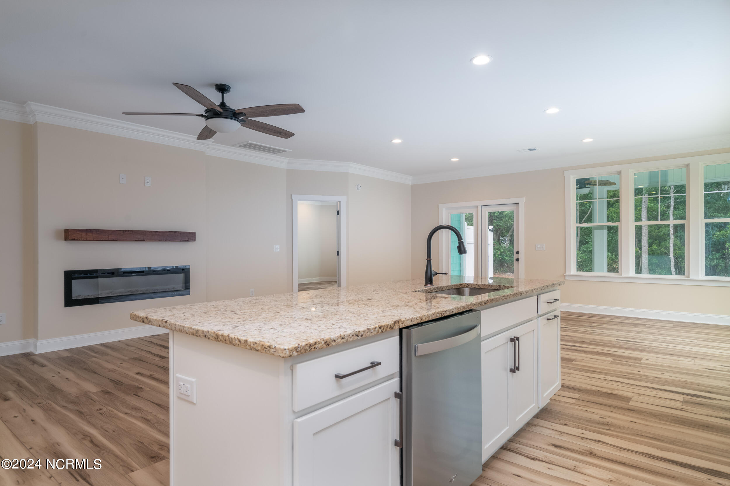 3506 E Oak Island Drive Property Photo 10