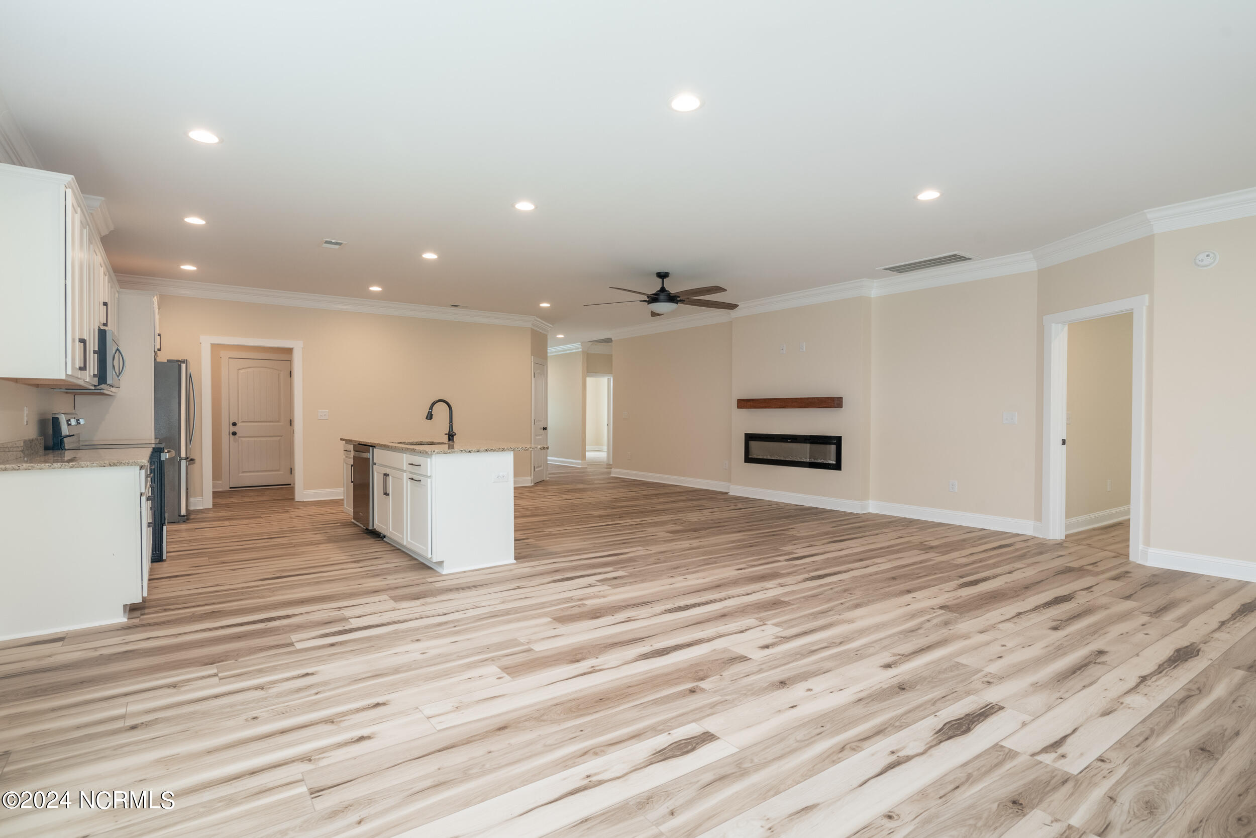 3506 E Oak Island Drive Property Photo 12