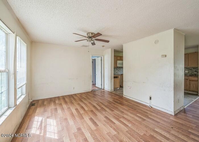 410 Satchell Street Property Photo 6