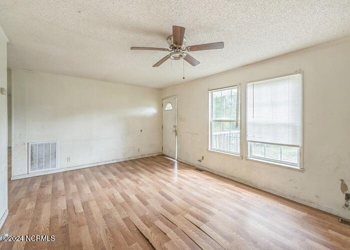 410 Satchell Street Property Photo 11