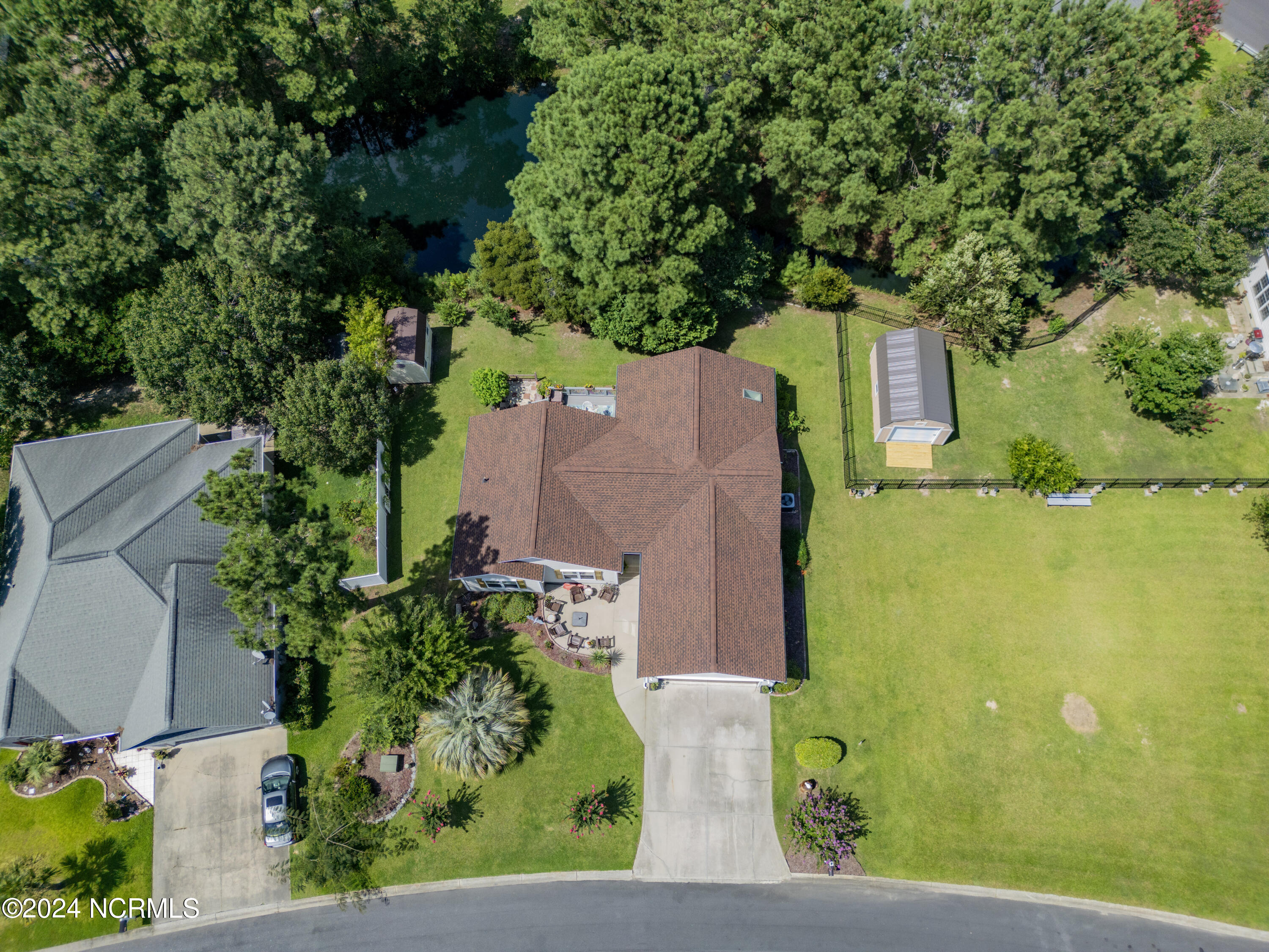 636 Wintercreeper Drive Property Photo 44