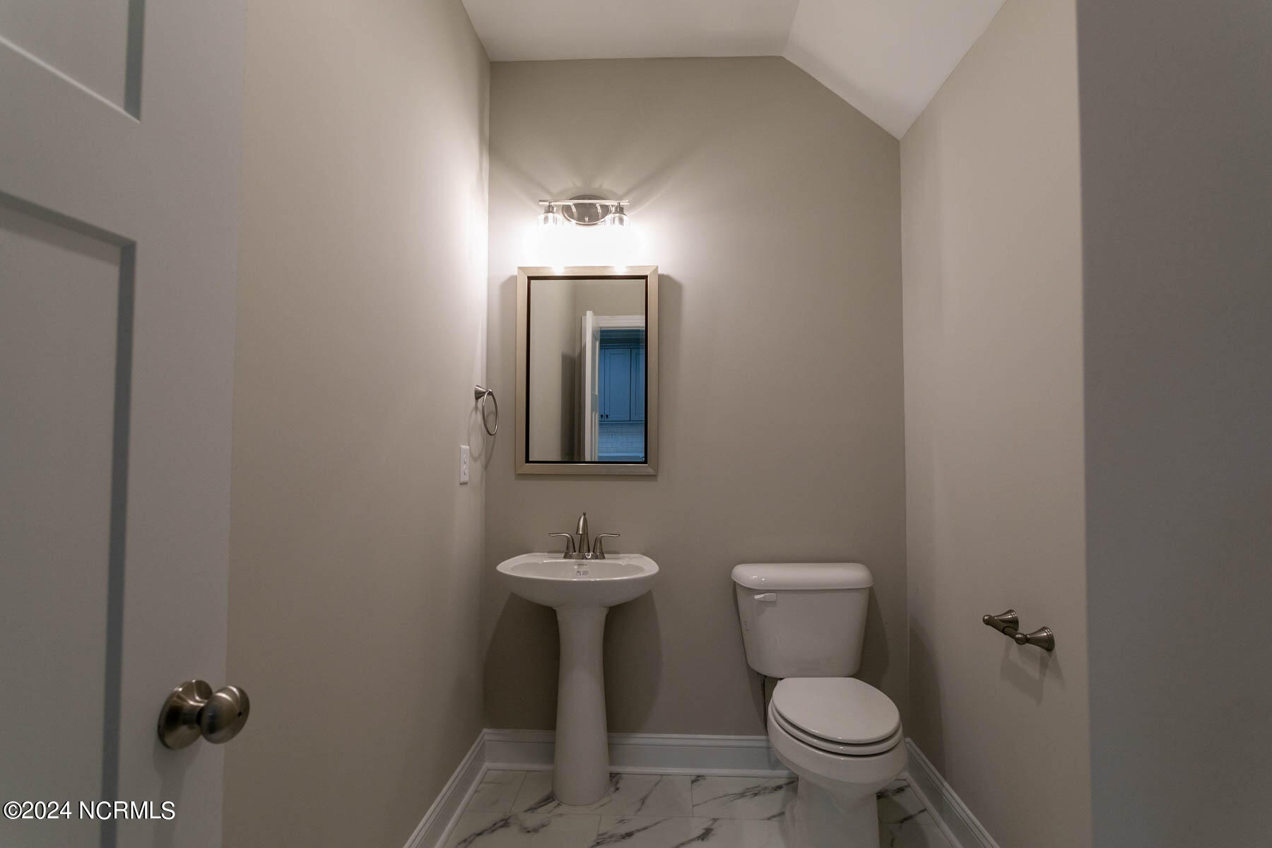 519 N Sycamore Street Property Photo 5
