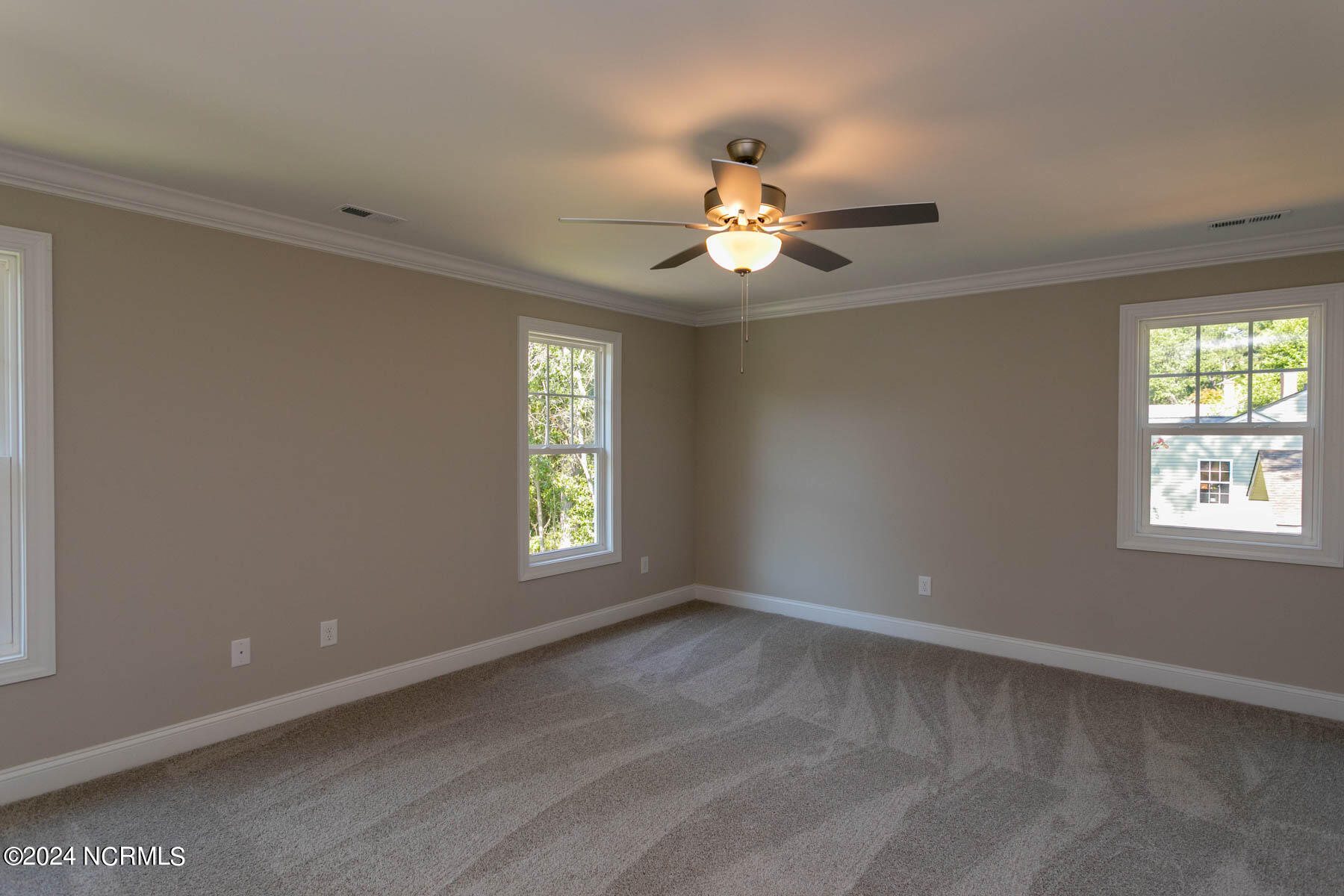 519 N Sycamore Street Property Photo 16