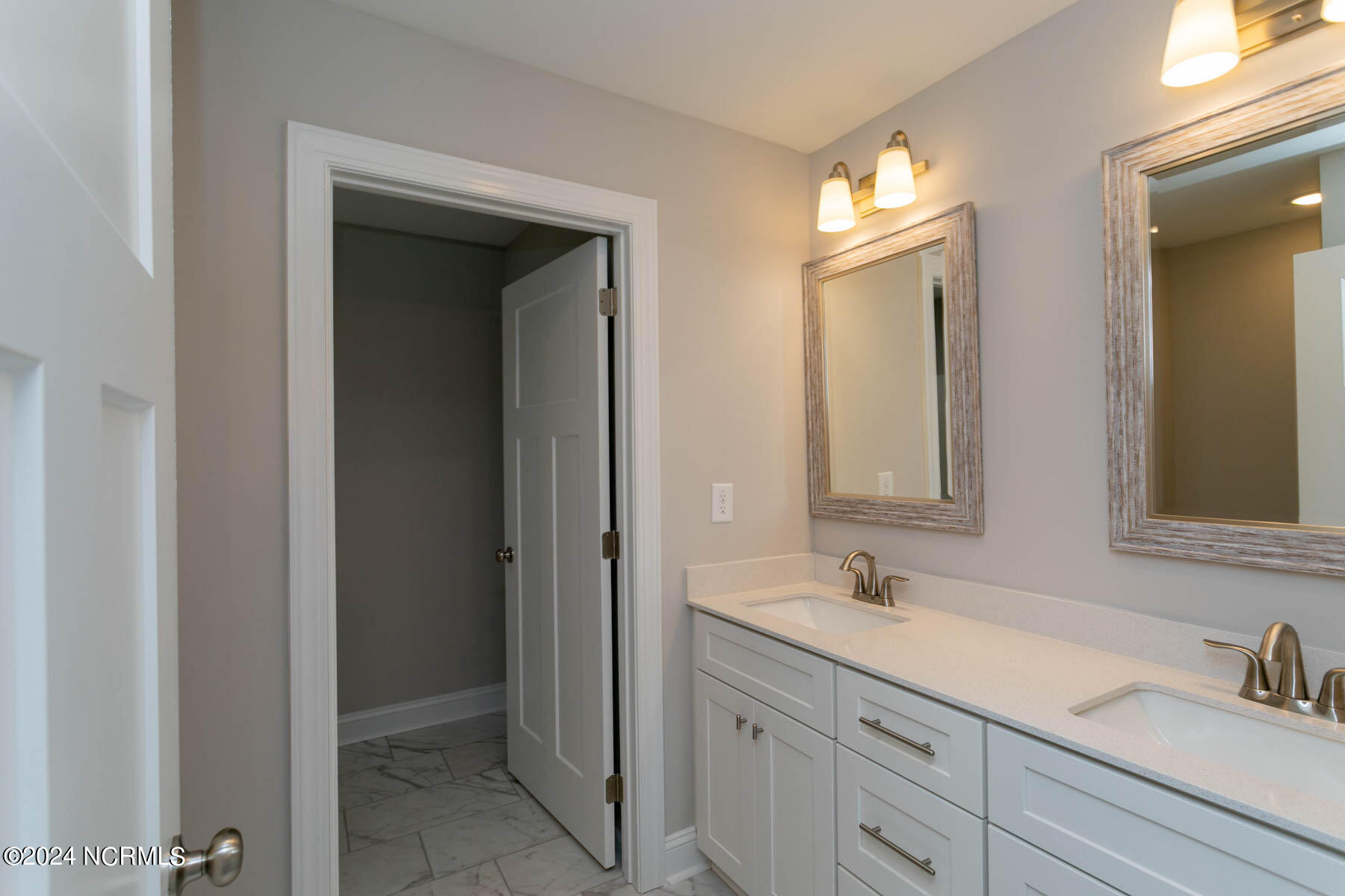 515 N Sycamore Street Property Photo 23