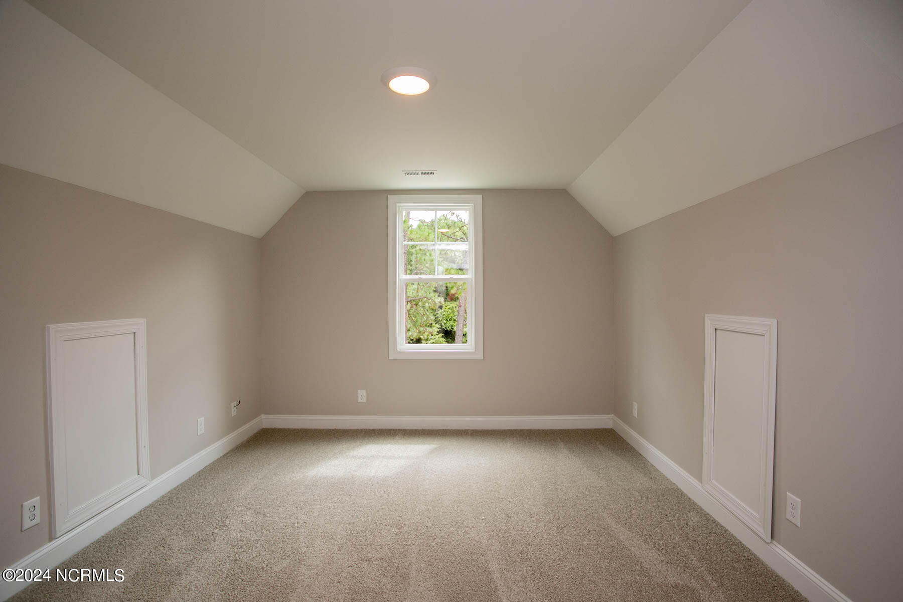 515 N Sycamore Street Property Photo 26