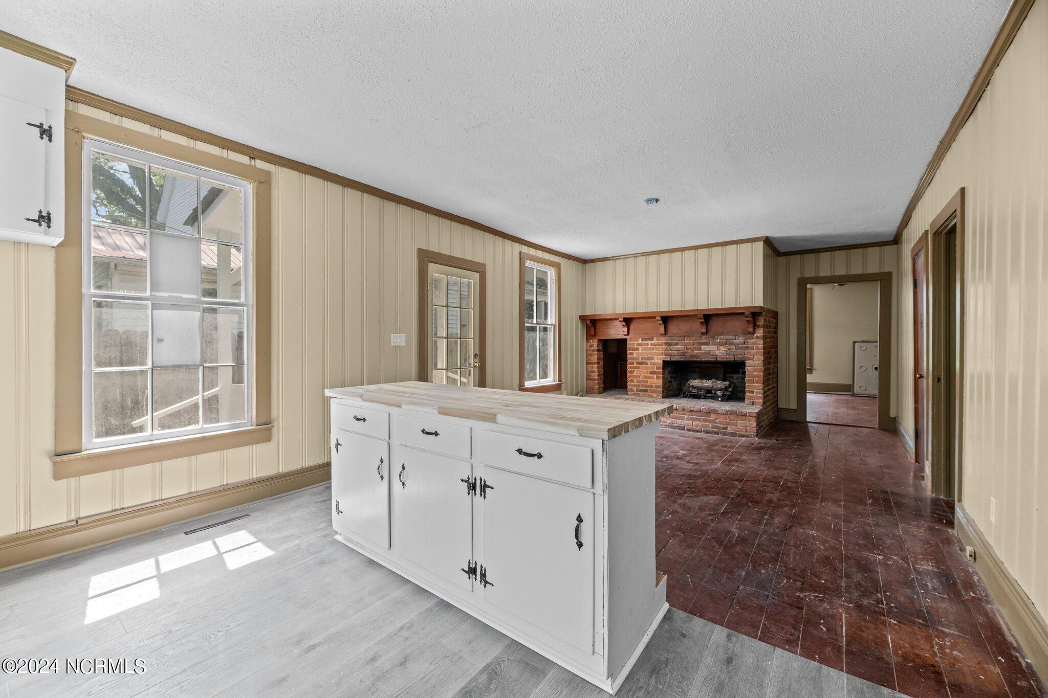 207 Williams Street Property Photo 20