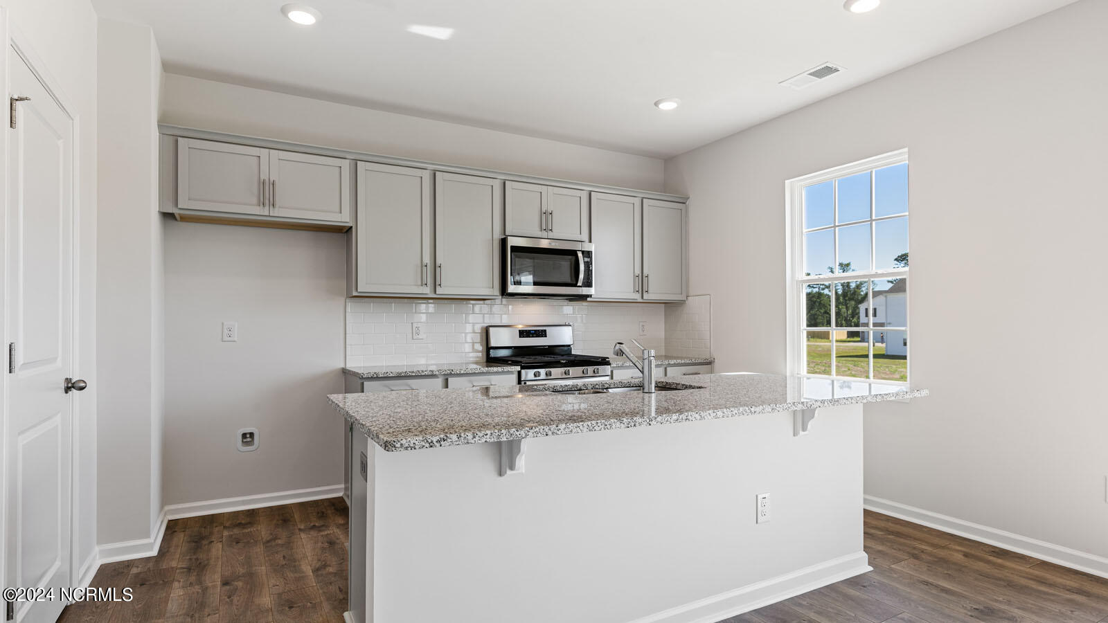 411 Lake Tyler Drive Property Photo 16