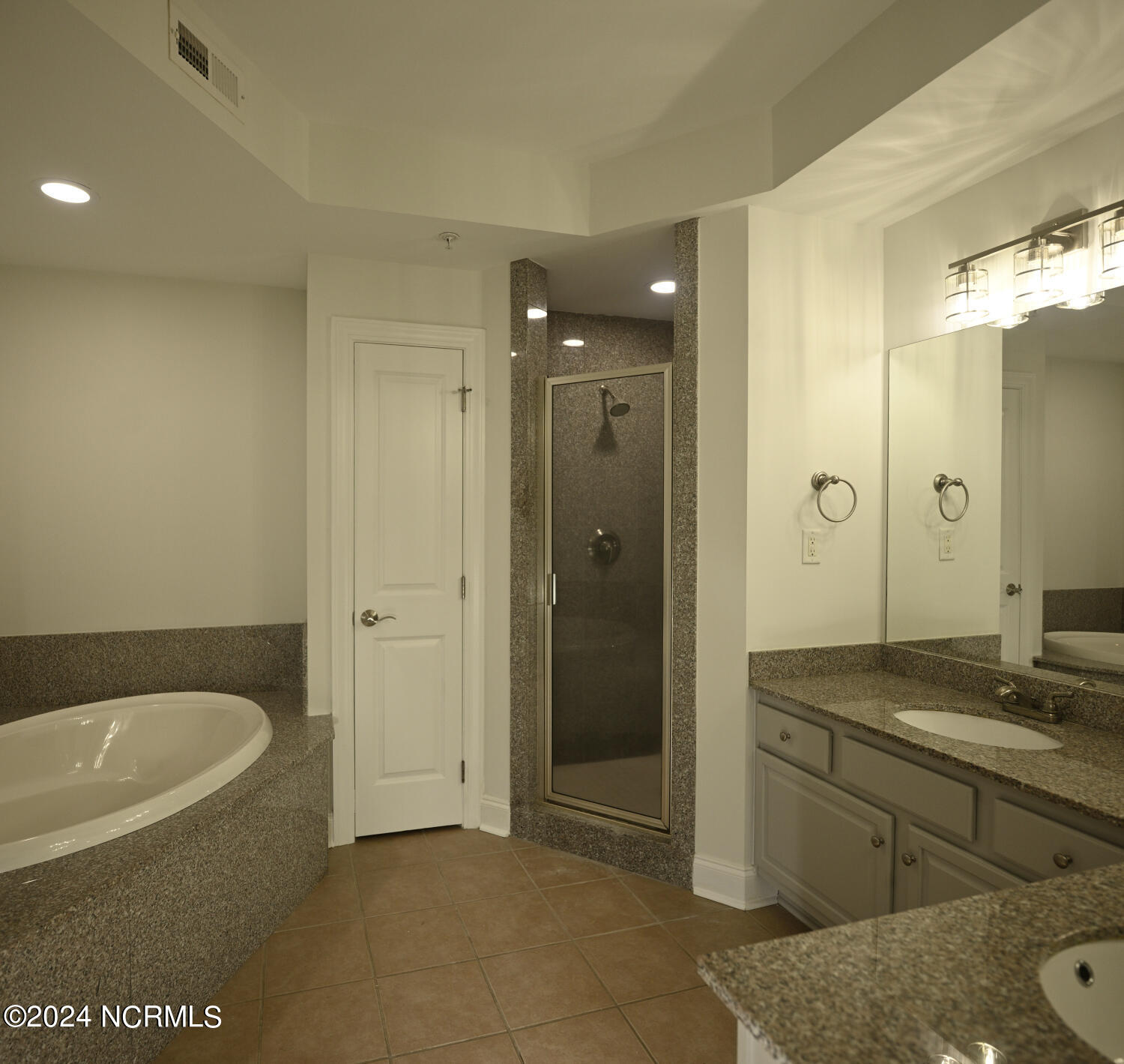 4100 Marsh Grove Lane 4107 Property Photo 7