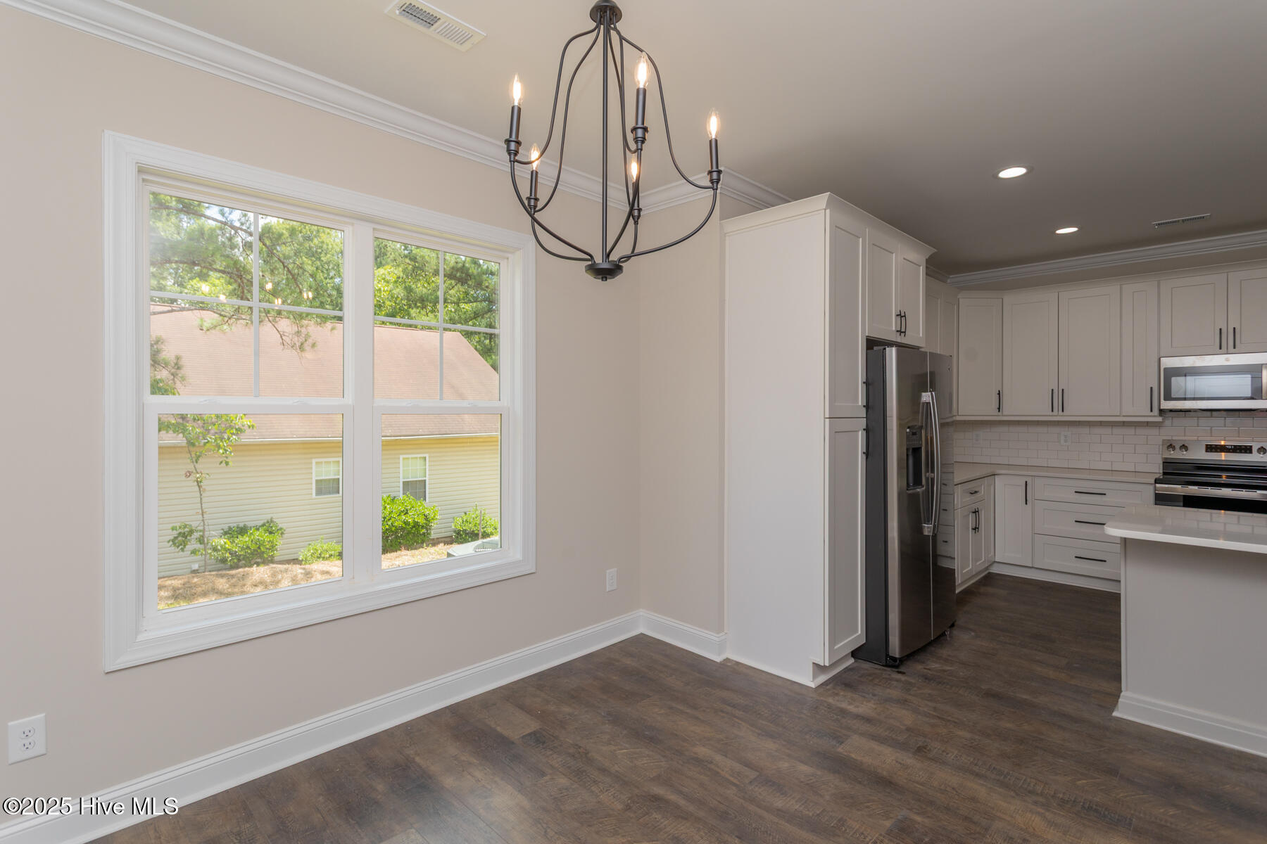 450 Spring Lake Drive Property Photo 7