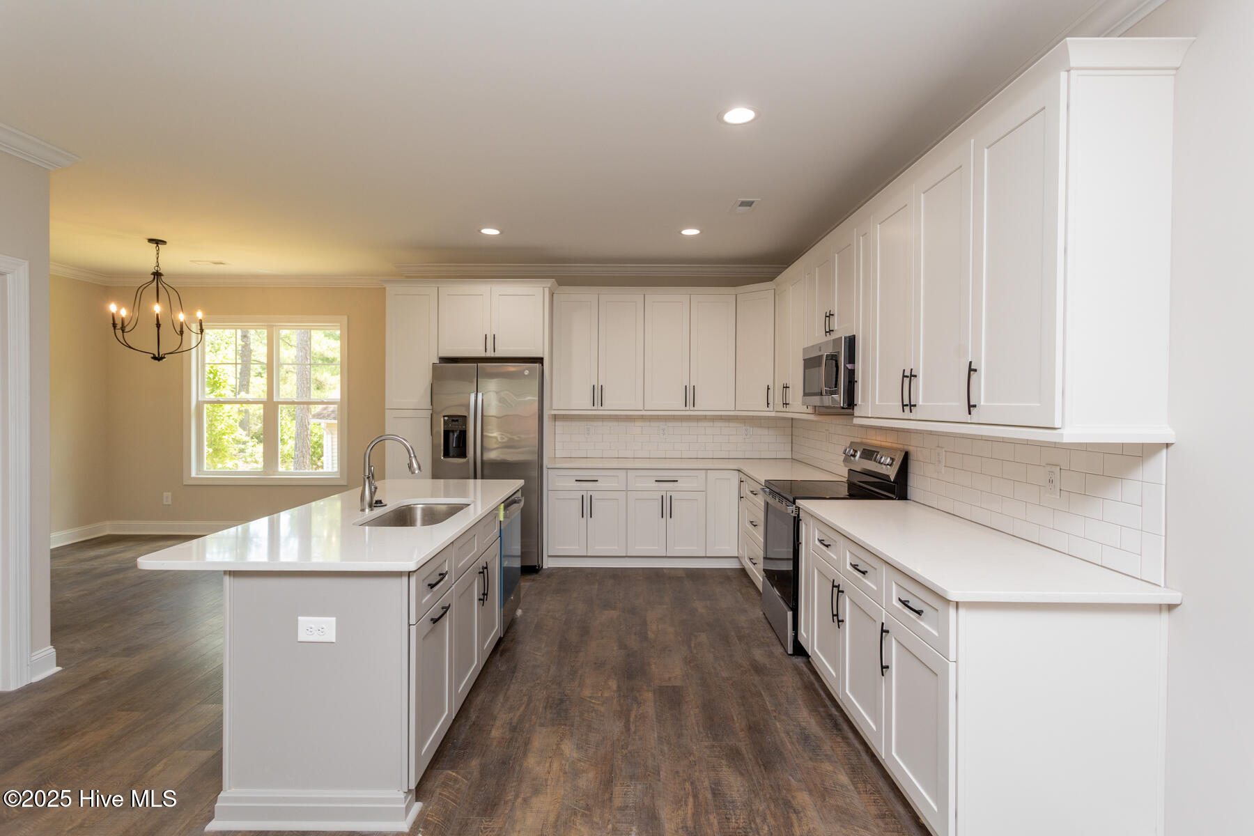 450 Spring Lake Drive Property Photo 10