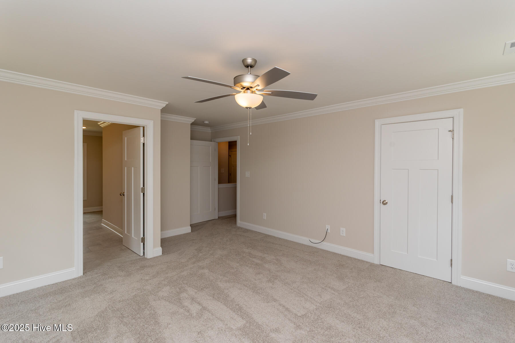 450 Spring Lake Drive Property Photo 16
