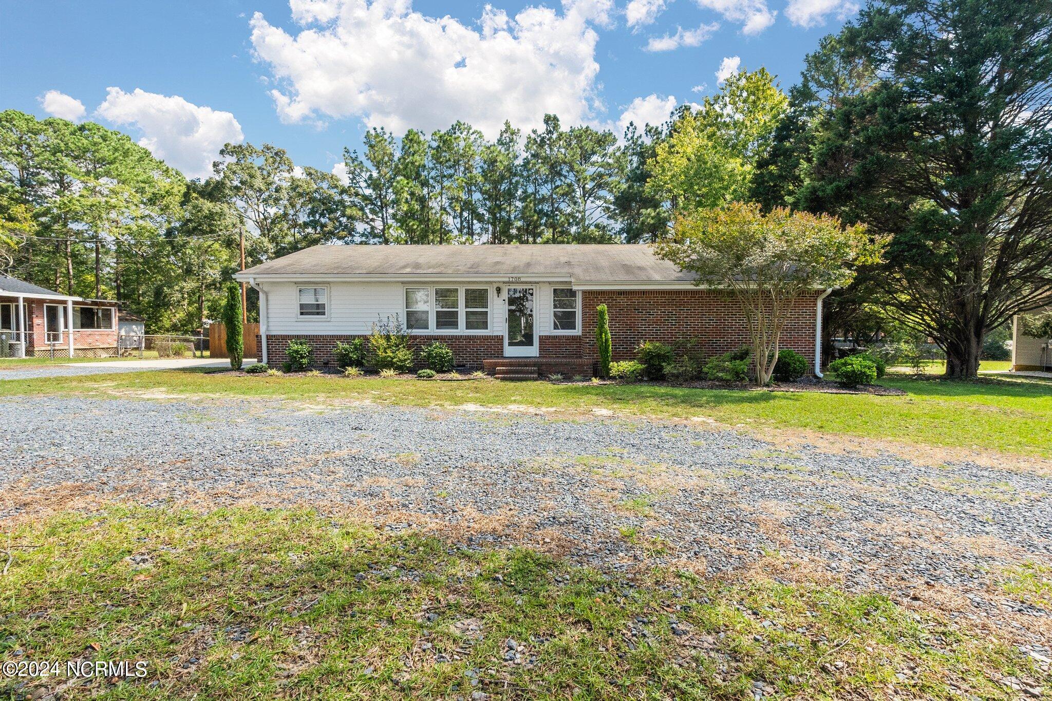 1708 N Poplar Street Property Photo