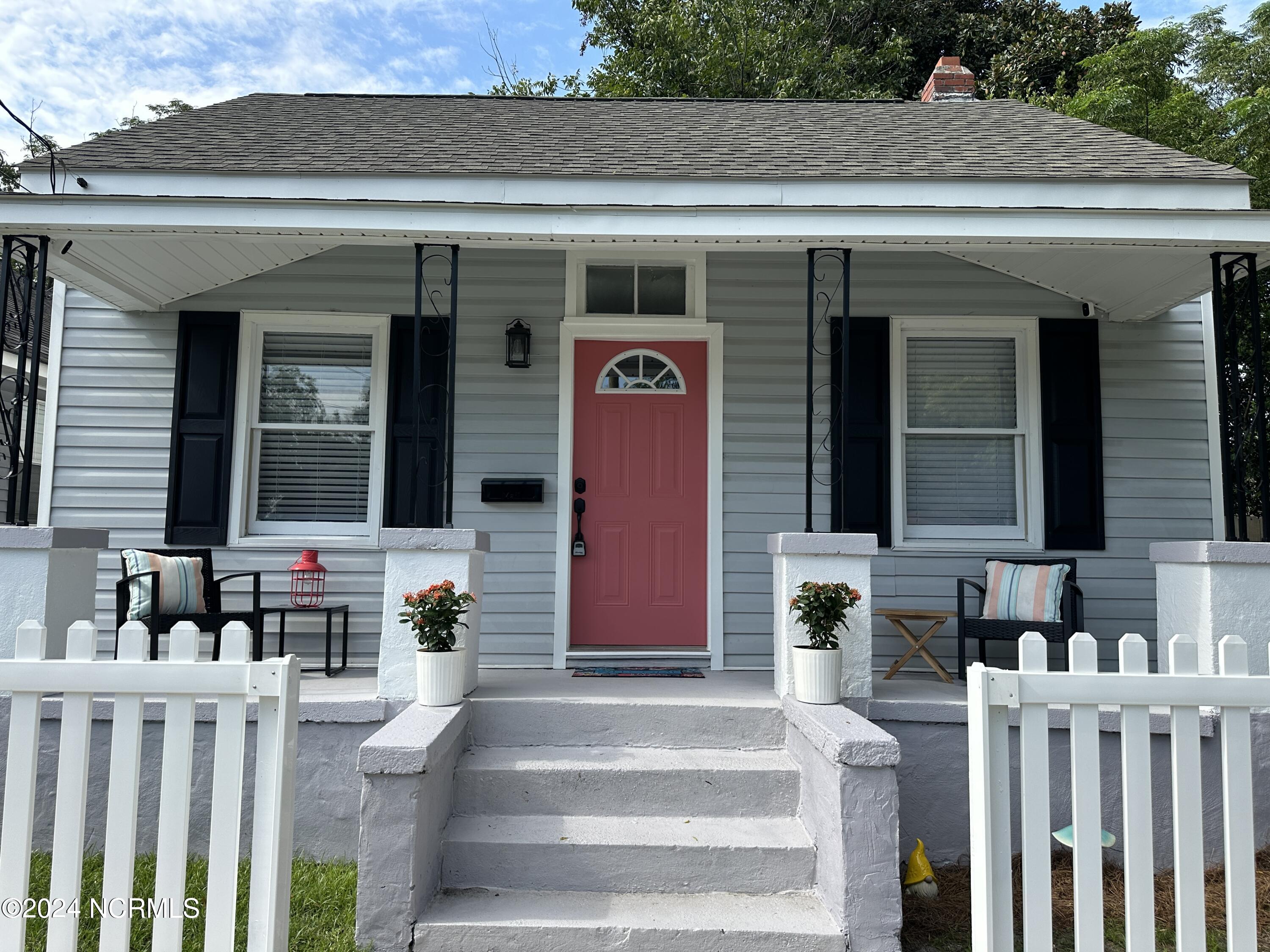 717 Wright Street Property Photo 2