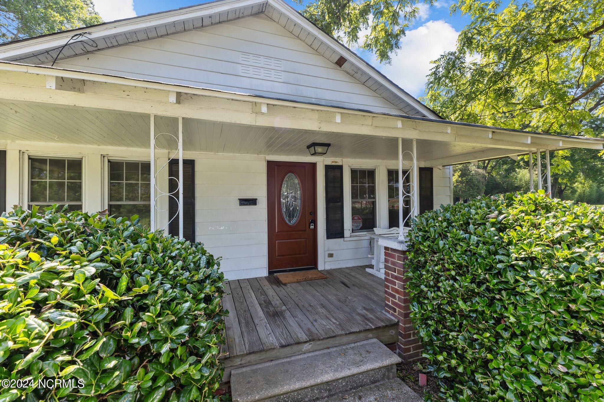 719 Barden Street Property Photo 7