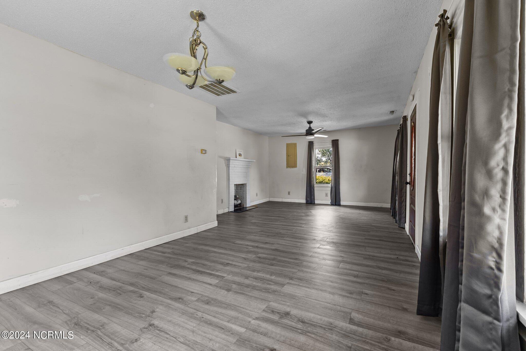 719 Barden Street Property Photo 10