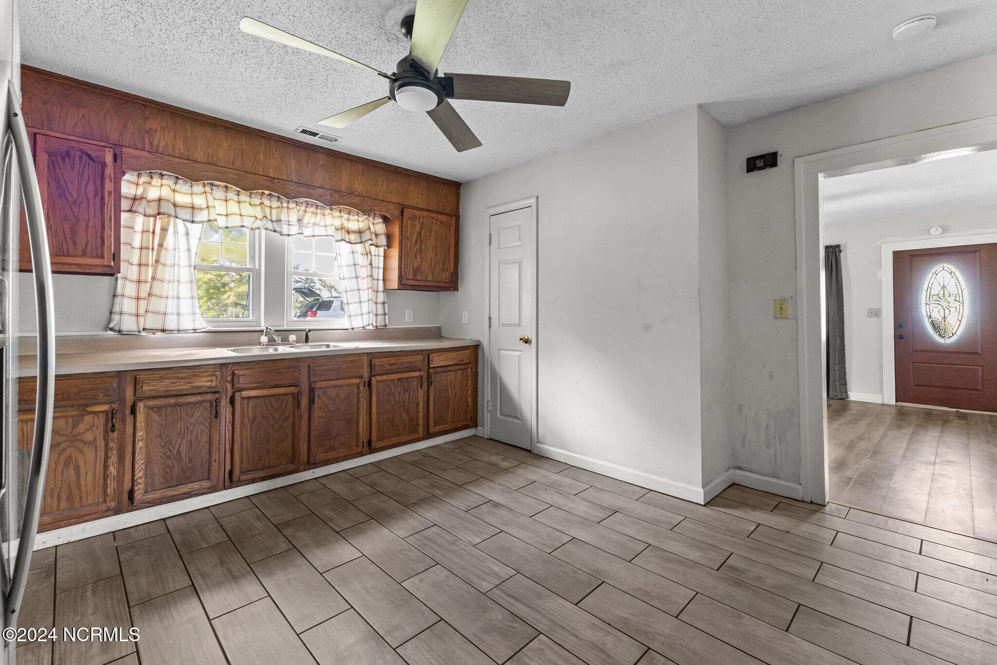 719 Barden Street Property Photo 12