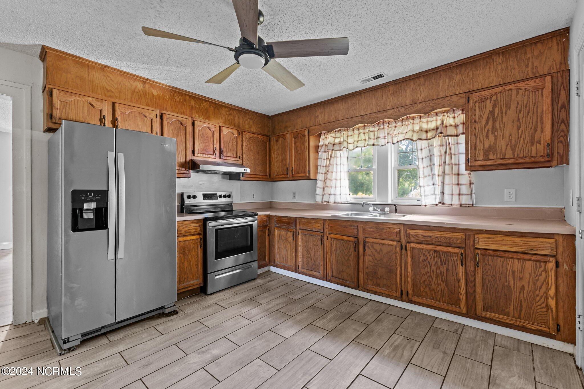 719 Barden Street Property Photo 13