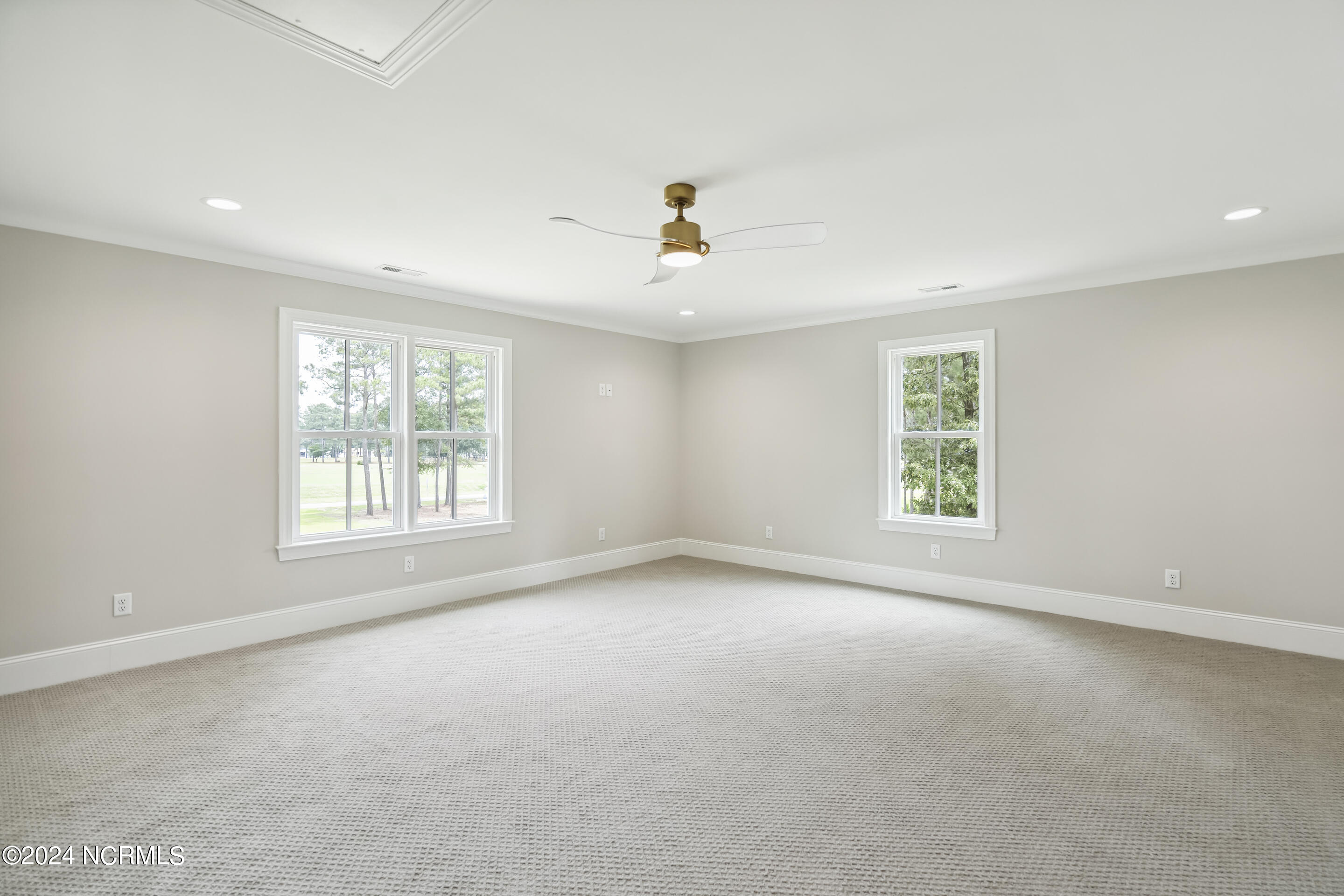 135 N Country Club Drive Property Photo 53