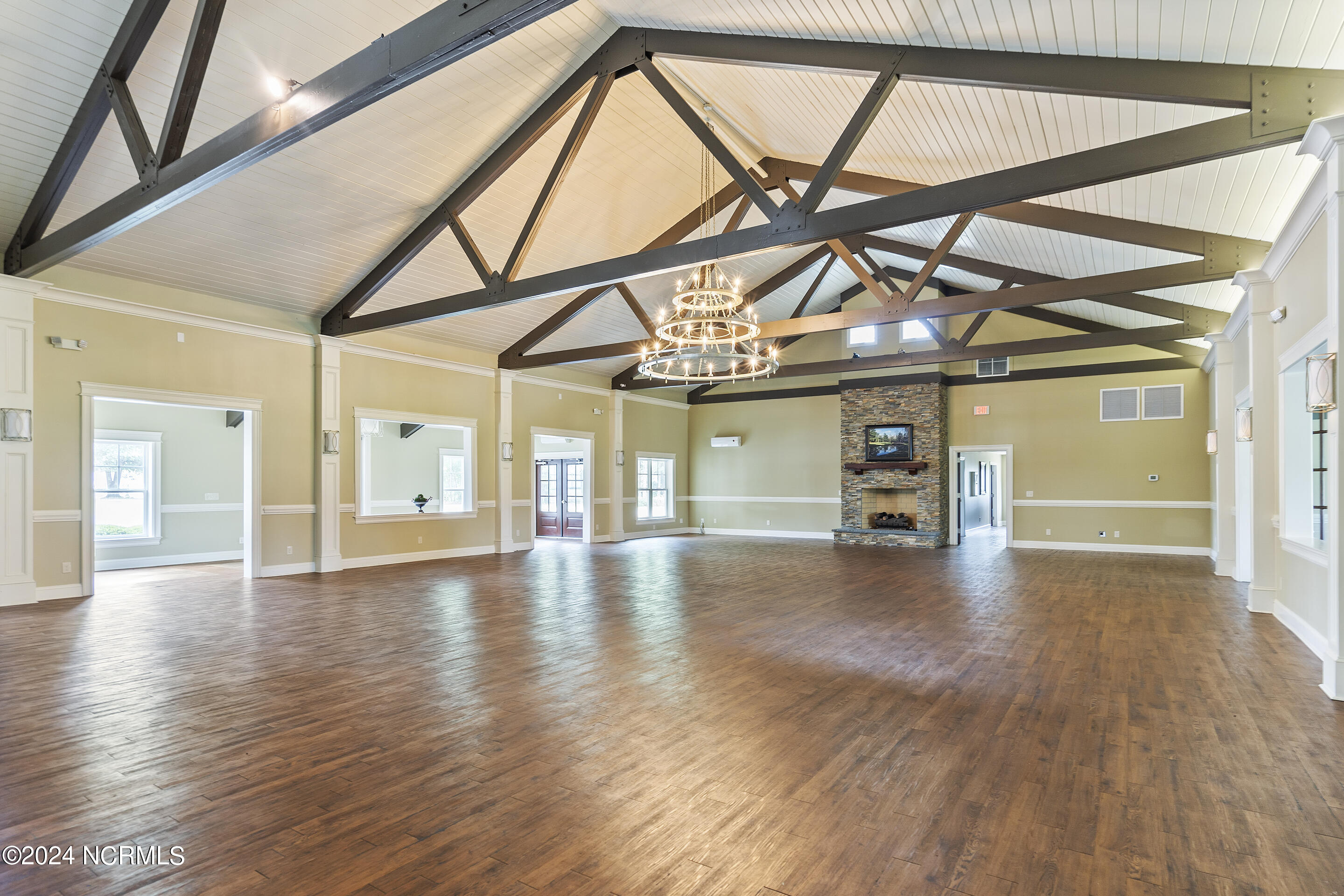 135 N Country Club Drive Property Photo 64