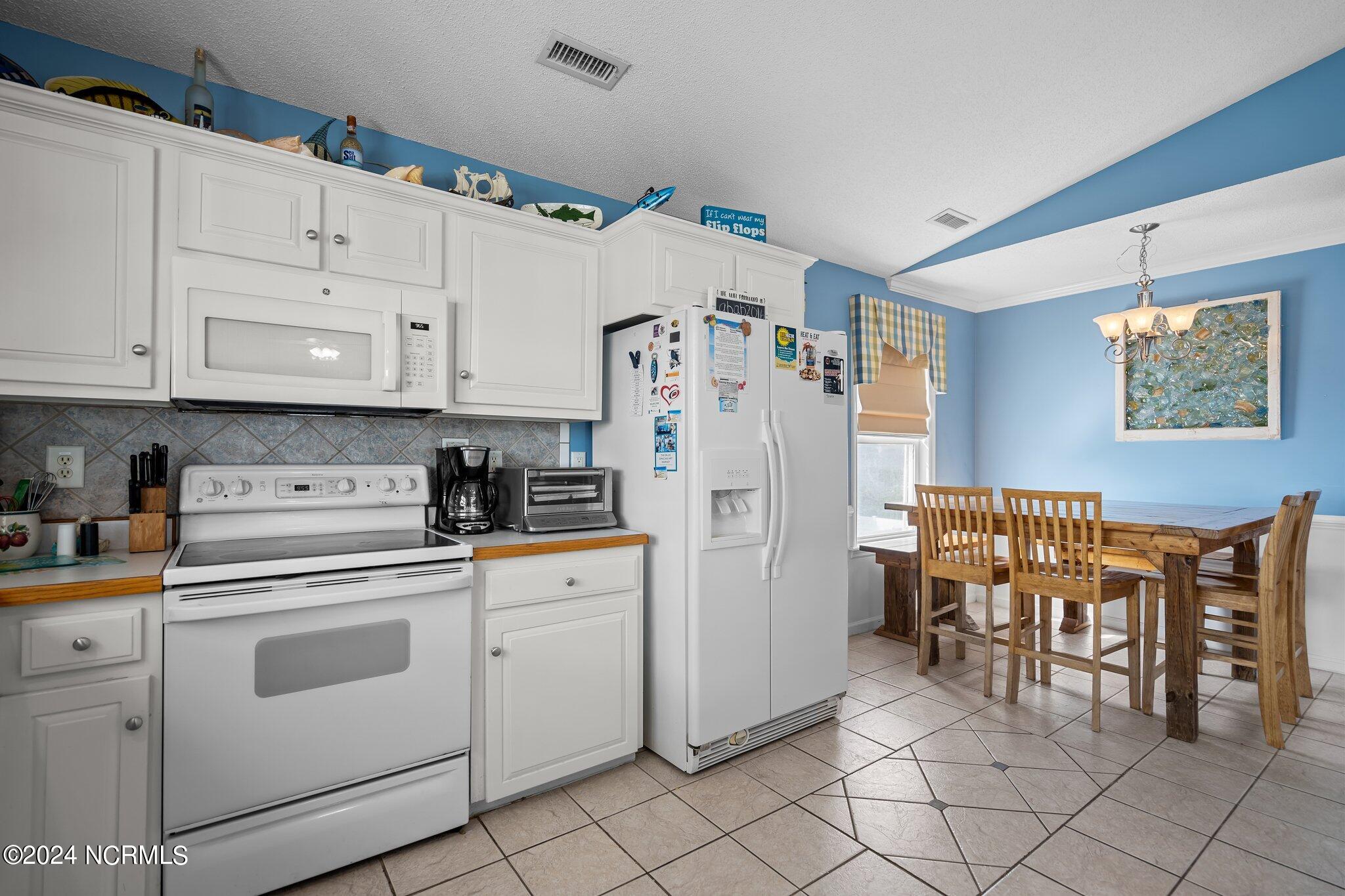905 Broadway Street Property Photo 9