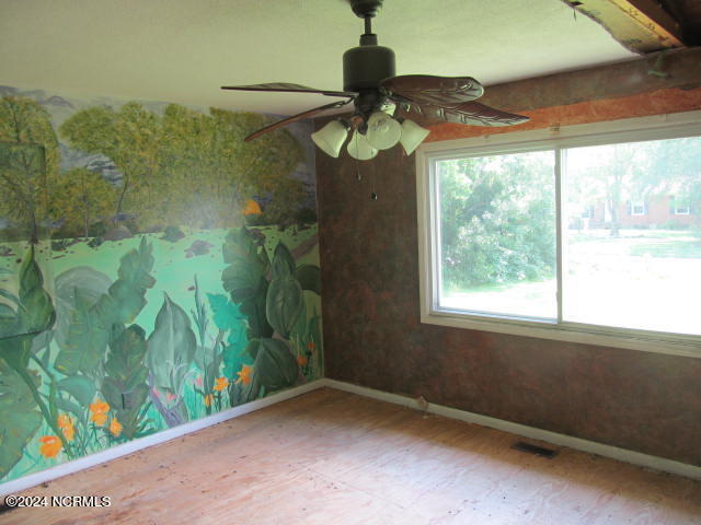201 Stratford Road Property Photo 11