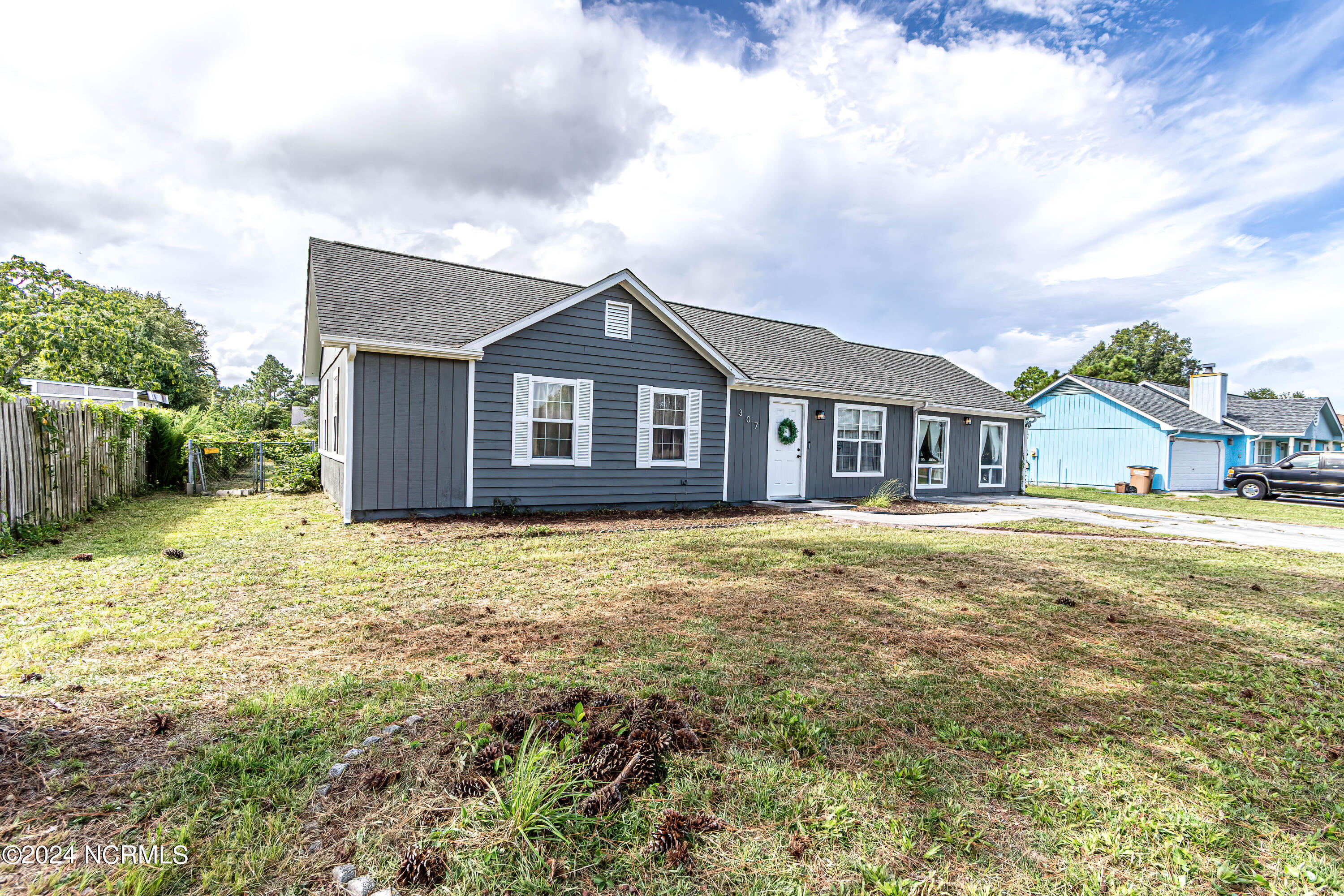 307 Foxtrace Lane Property Photo 4