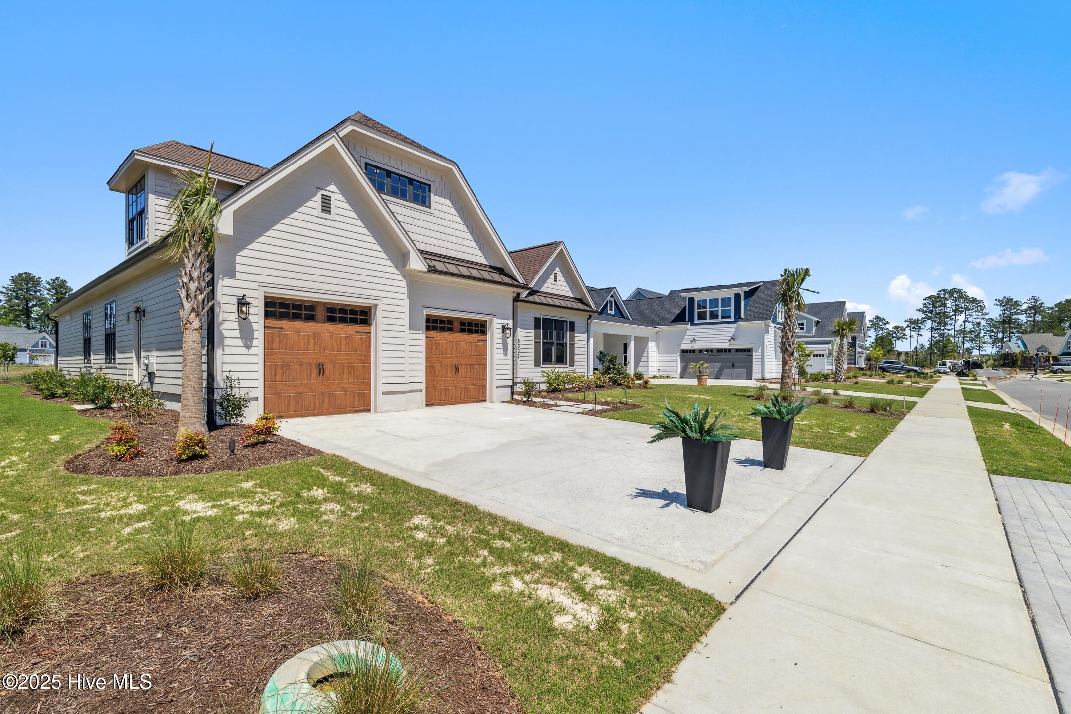 5037 Saltgrass Cove Property Photo 3