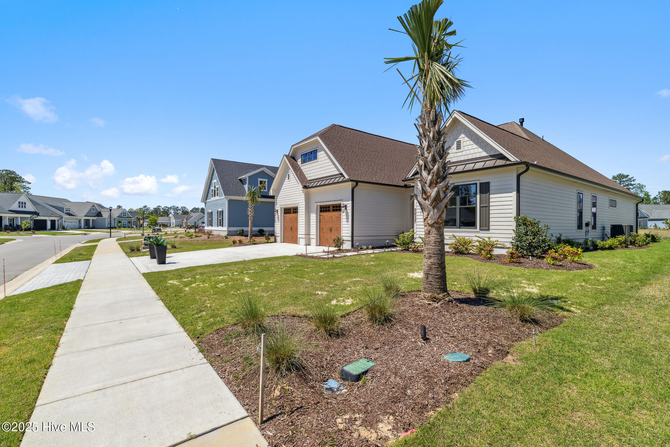 5037 Saltgrass Cove Property Photo 4
