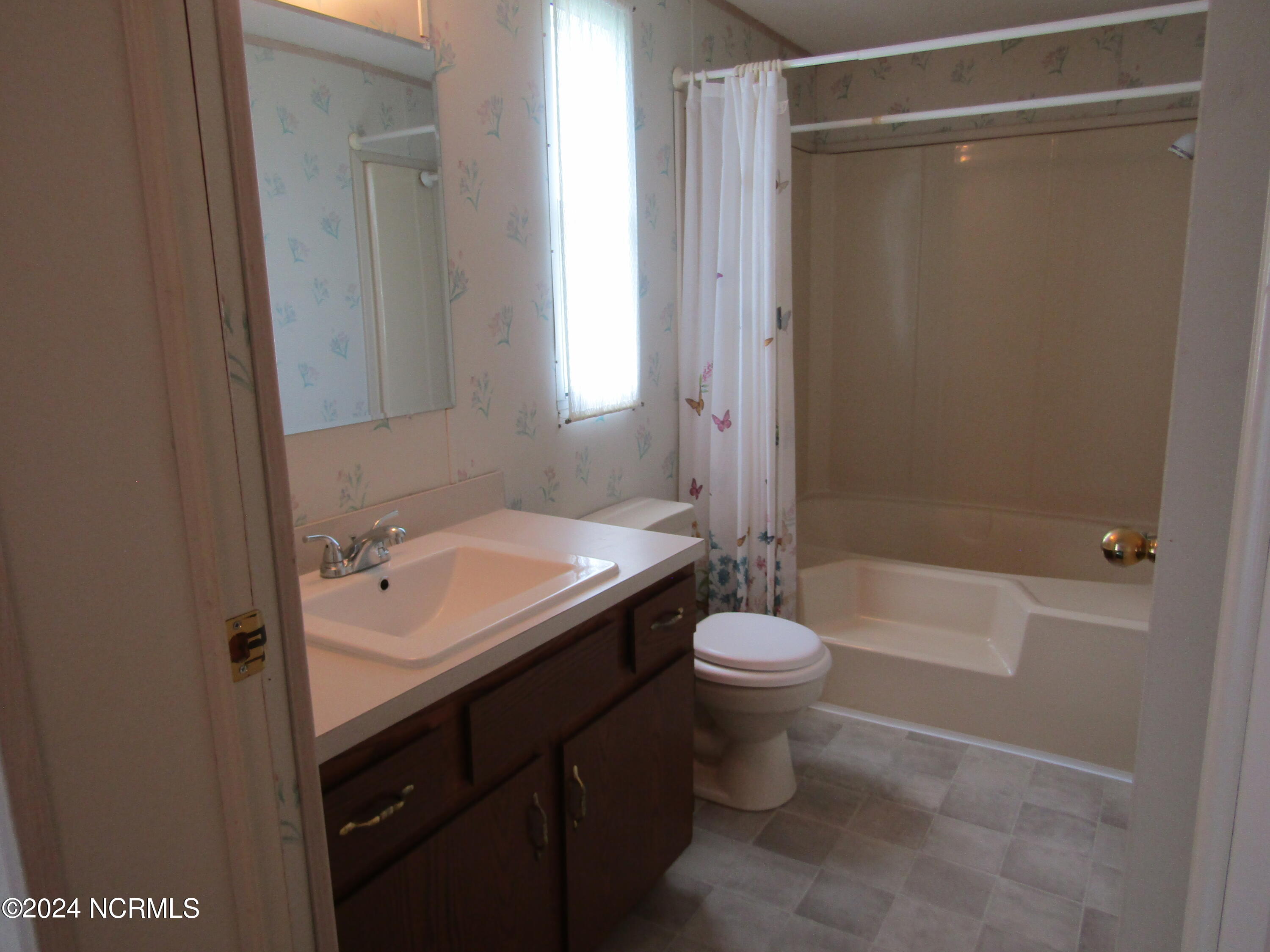 3833 Long Ridge Road Property Photo 11