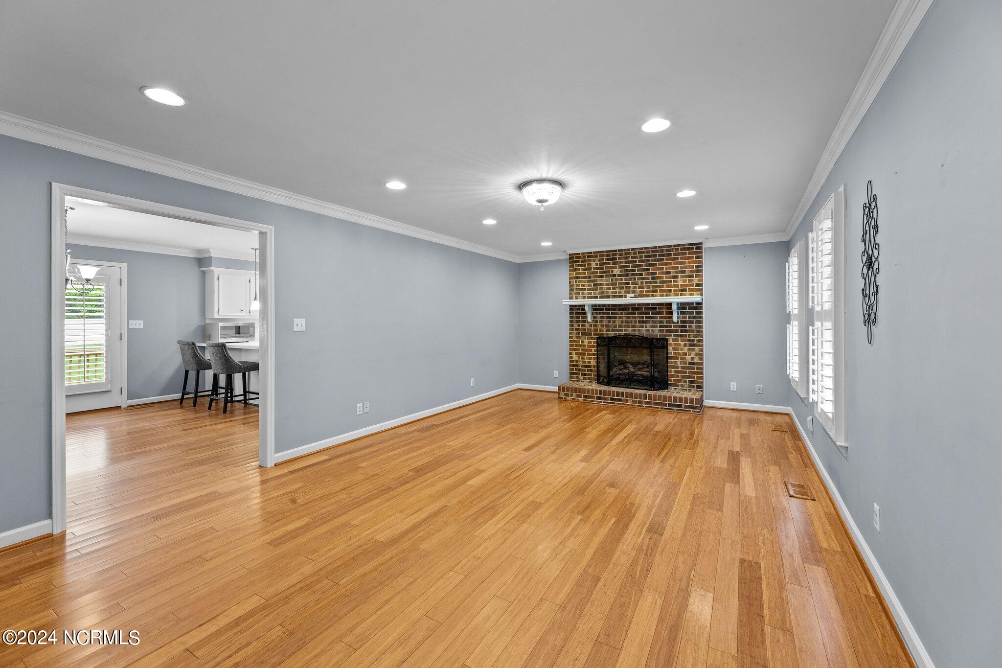 413 Bay Drive Property Photo 6