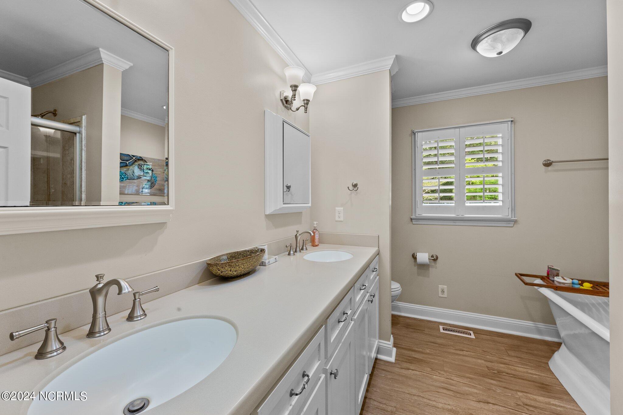 413 Bay Drive Property Photo 11