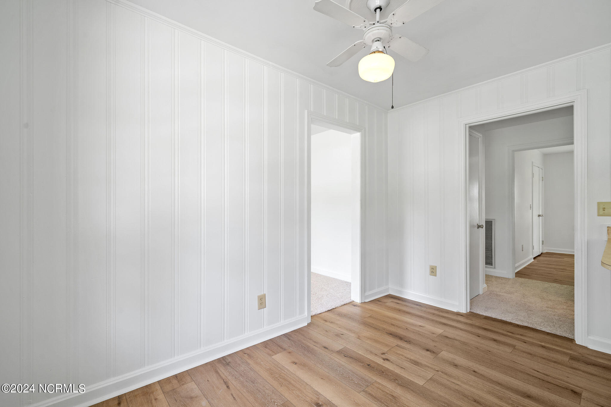 319 E Hill Street Property Photo 10