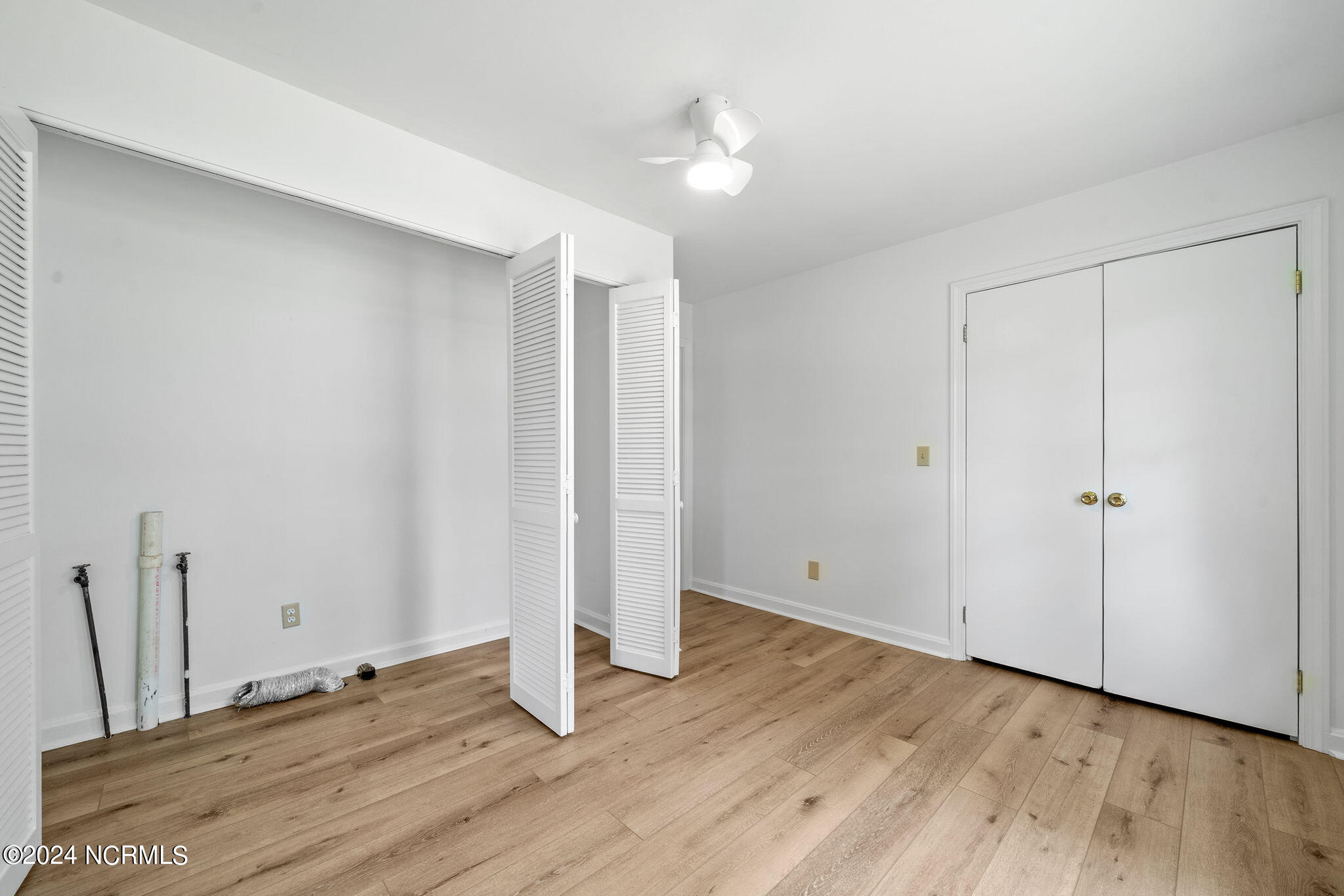 319 E Hill Street Property Photo 16