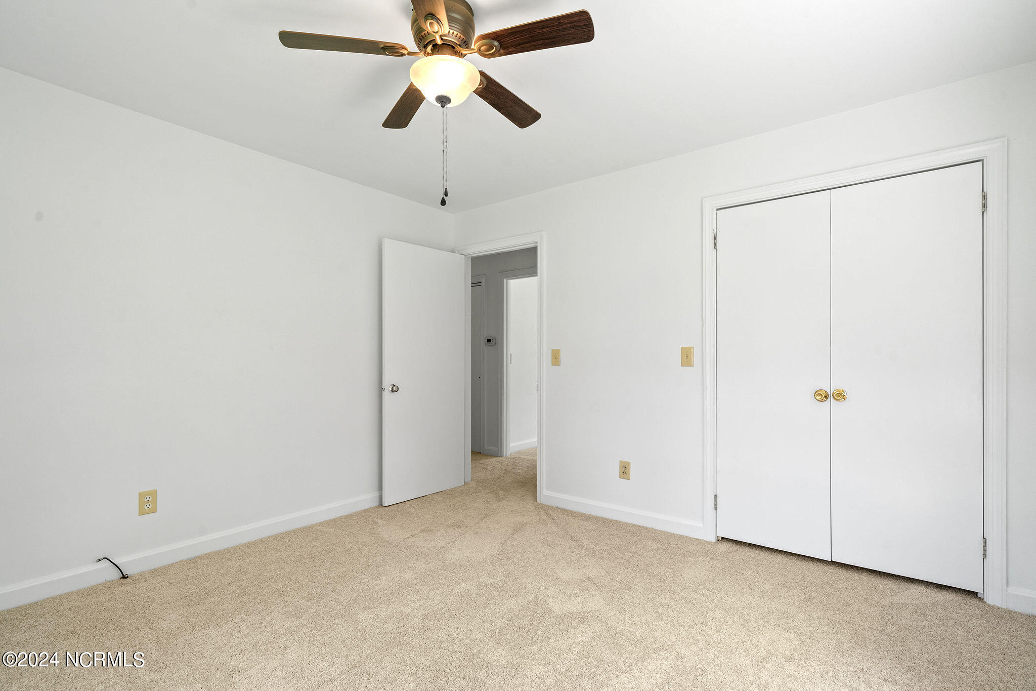 319 E Hill Street Property Photo 19