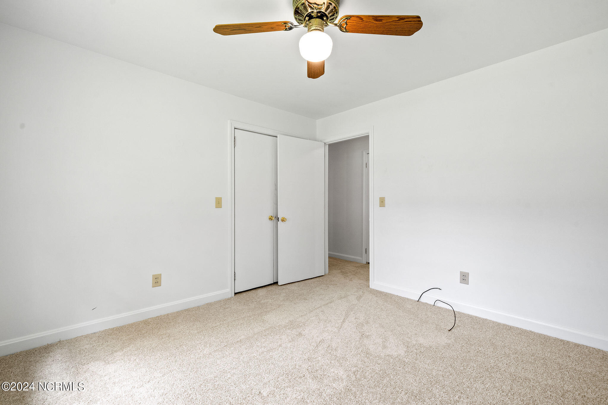 319 E Hill Street Property Photo 21