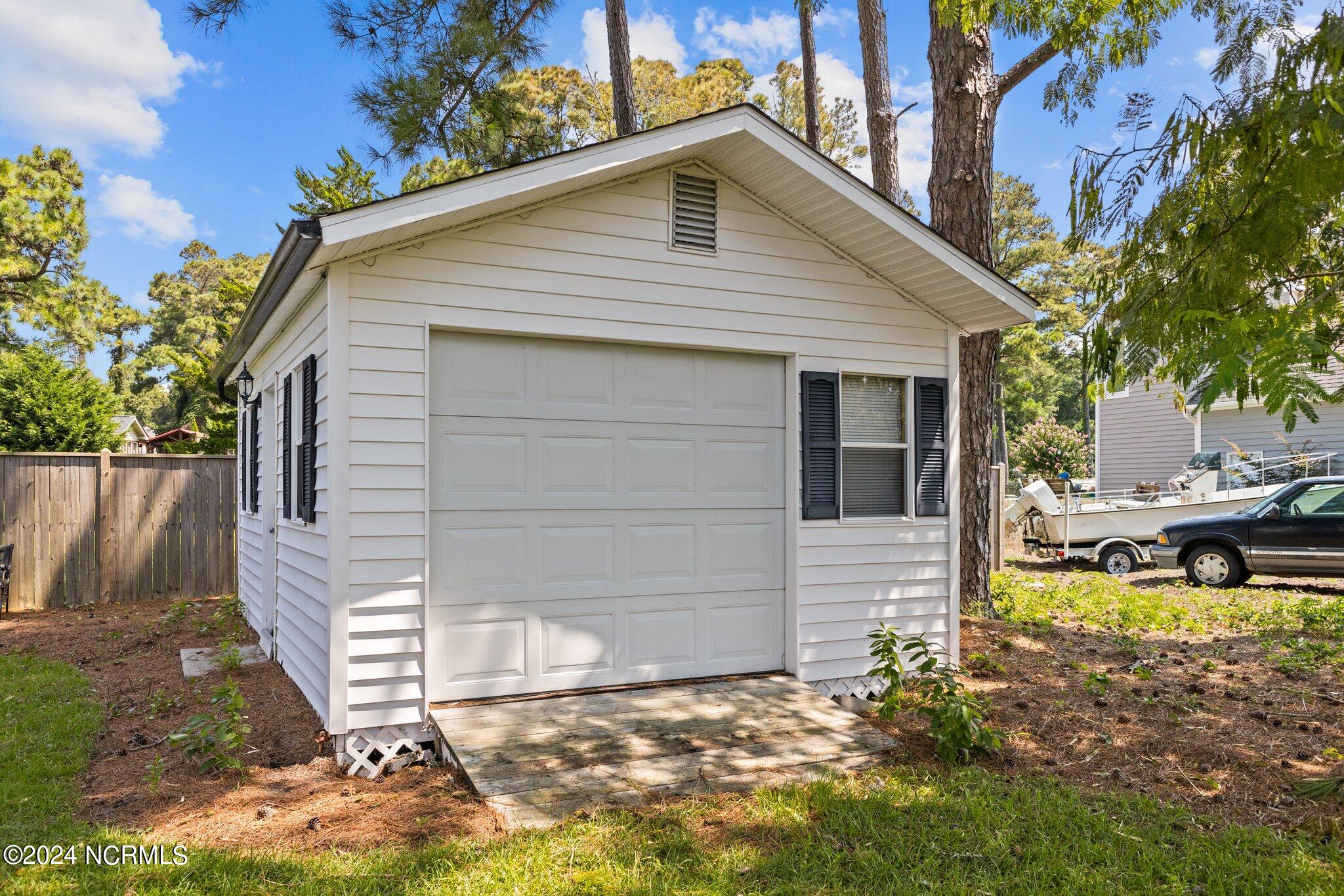 265 Bay Run Property Photo 3
